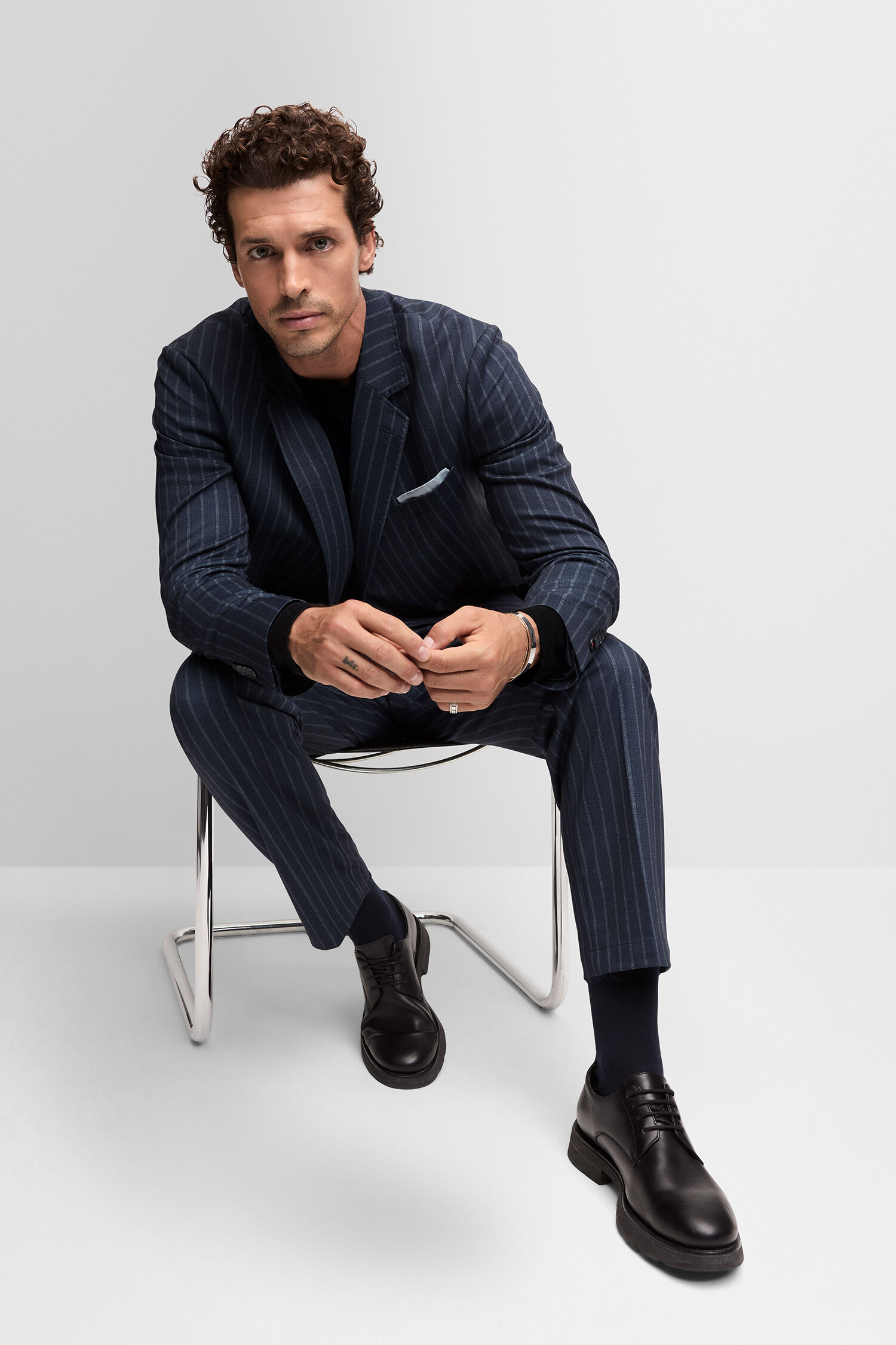 Formelle Kleidung, Anzug, Sitzend, Blazer, Mantel