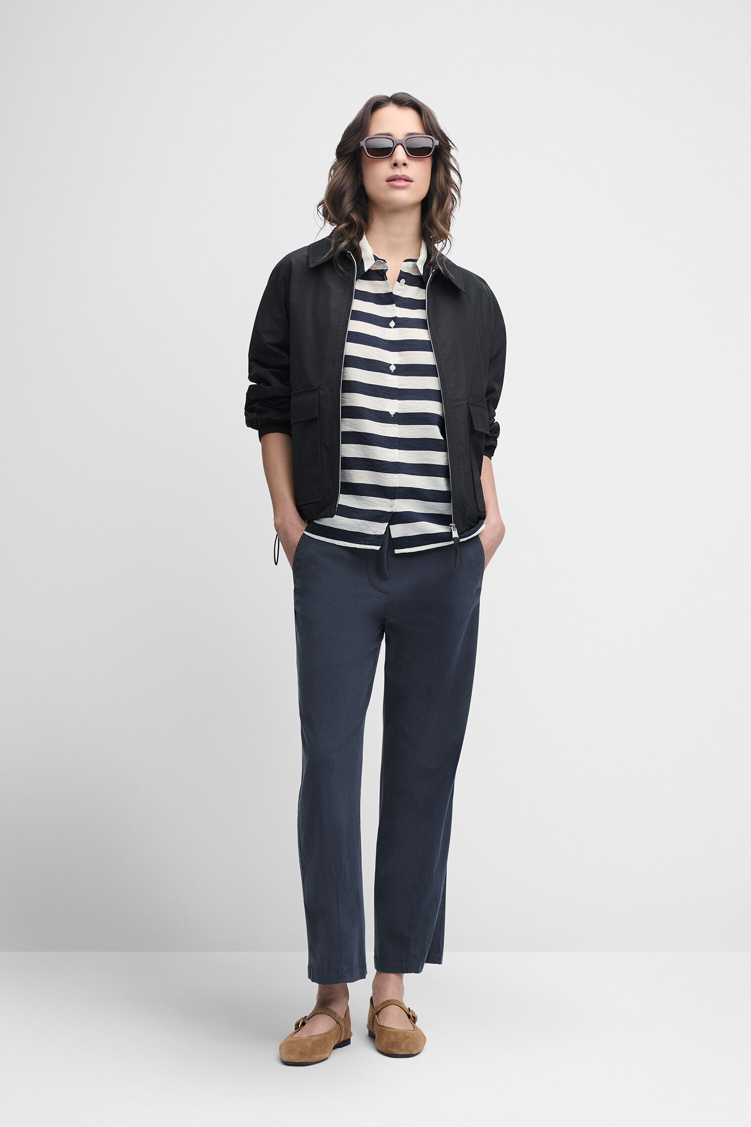 Bluse, Hemd, Sonnenbrille, T-shirt, Person