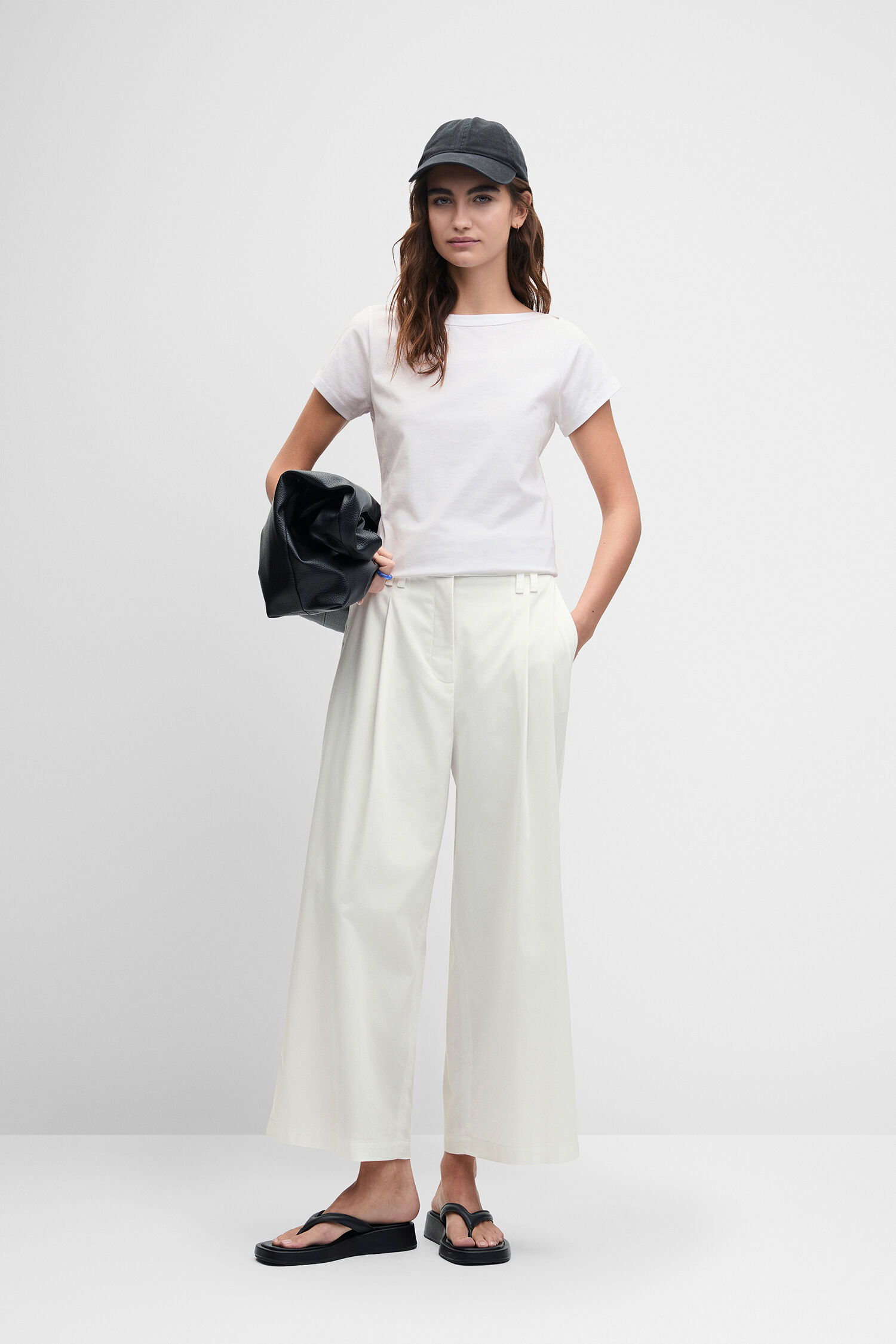 T-Shirt, Weiß, Hose, Palazzo-Hose, Cap