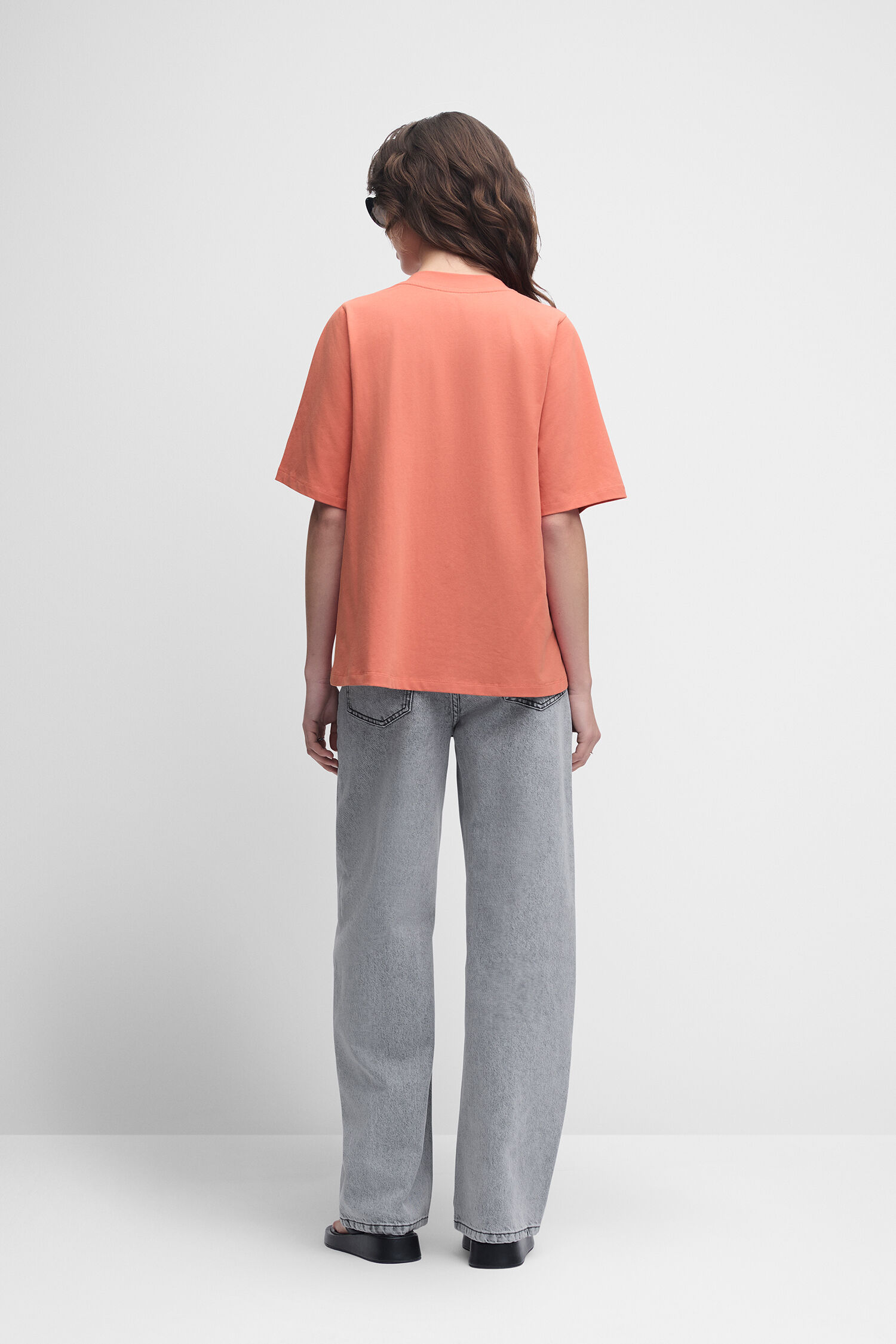 T-shirt, Hosen, Leinen, Person, Stehend