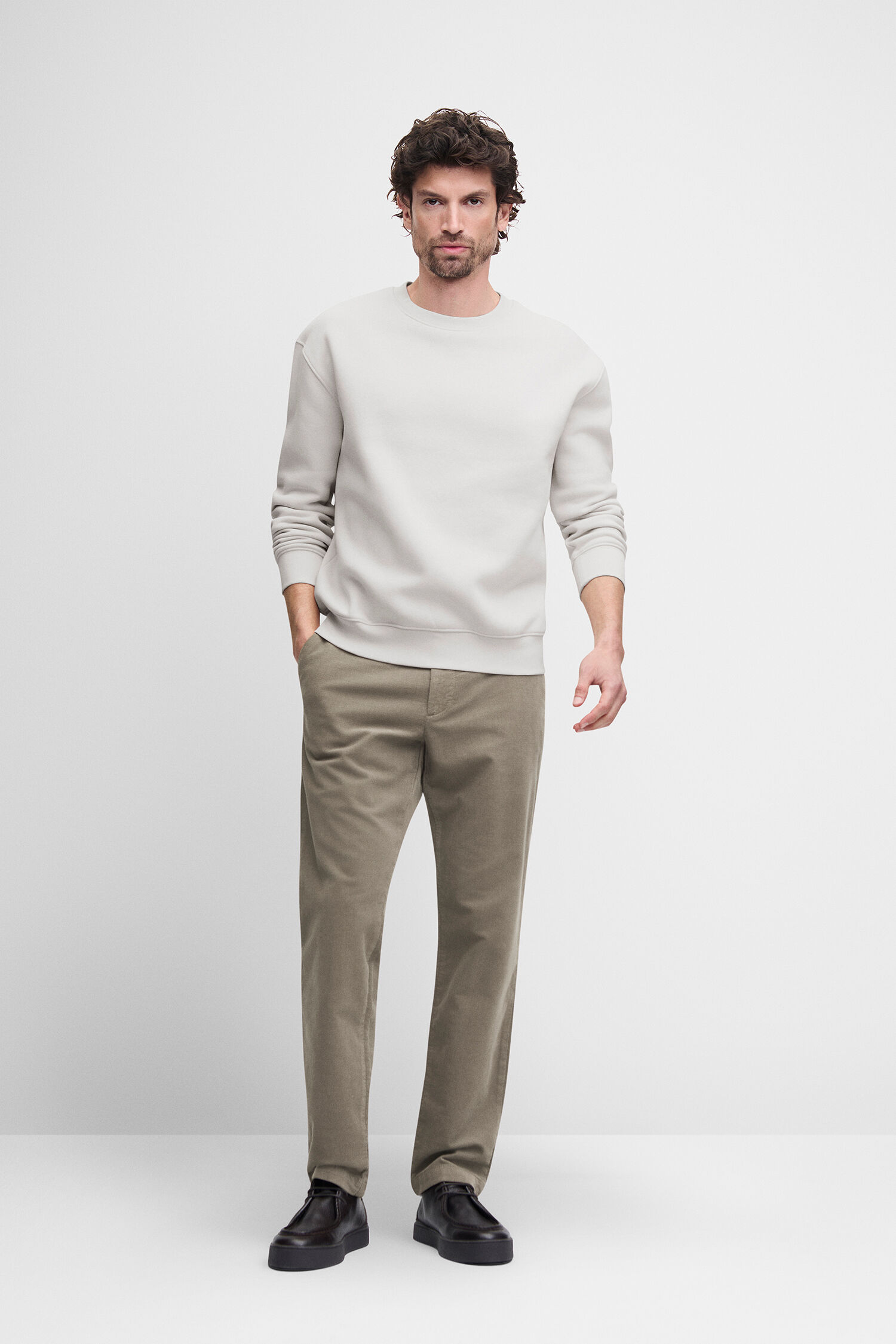 Sweatshirt, Crew neck, Beige, Light gray, Casual pants