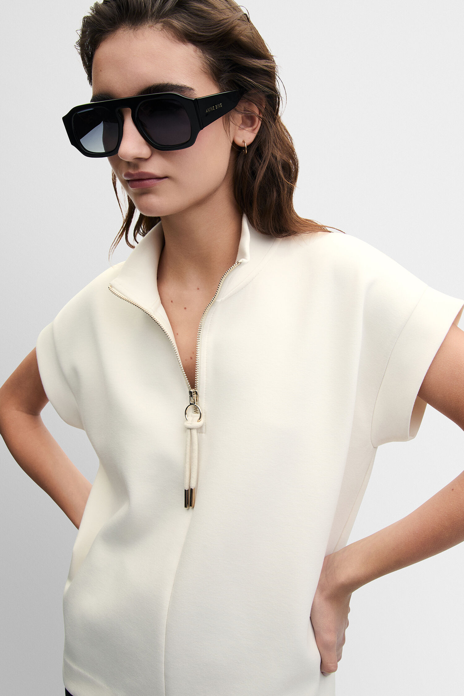 Sonnenbrille, Oversized, Schwarz, Halsverschluss, Kleidungsstück-weiße