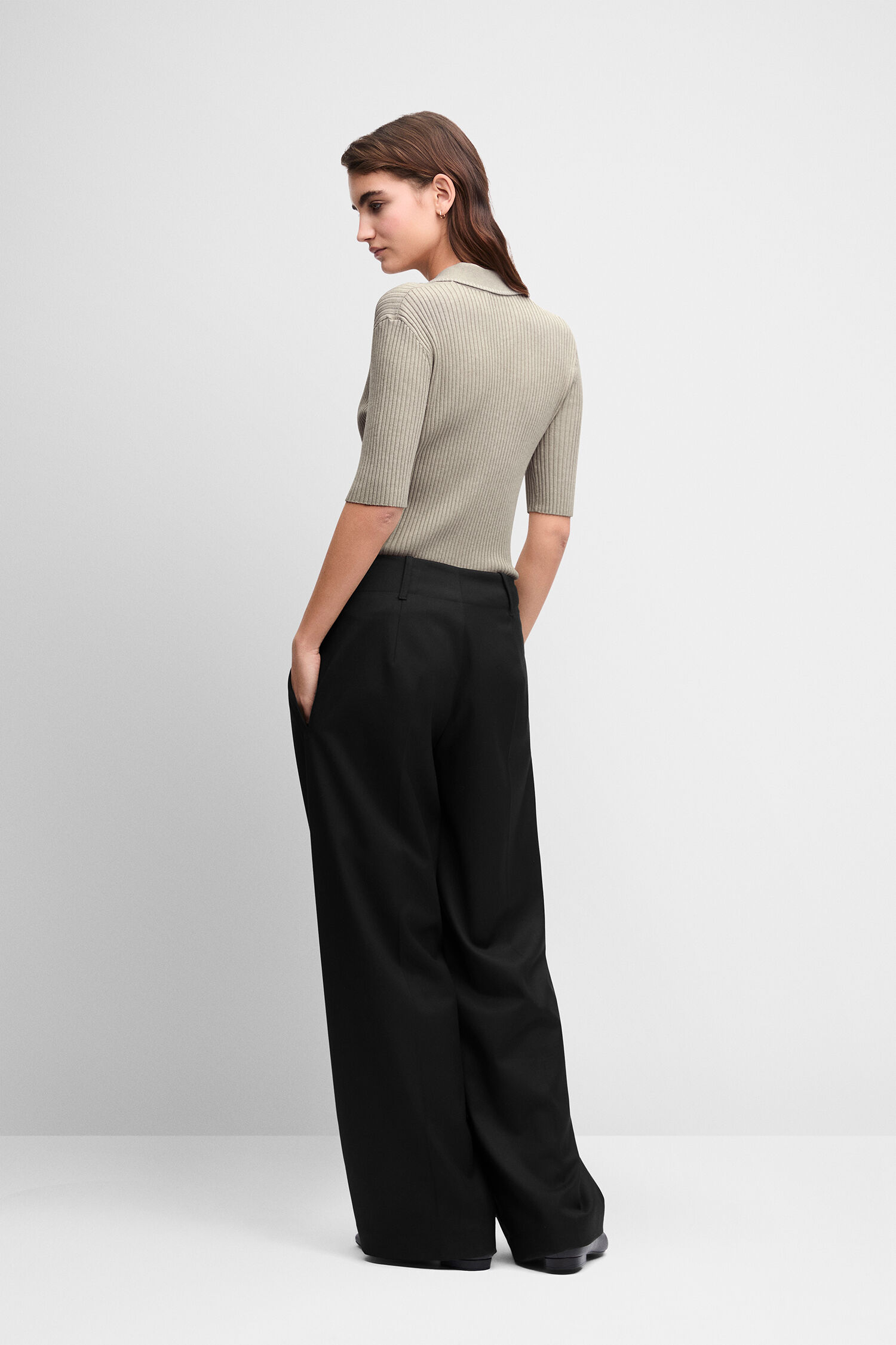 tucked top, ribbed knit, short sleeve, collared, beige