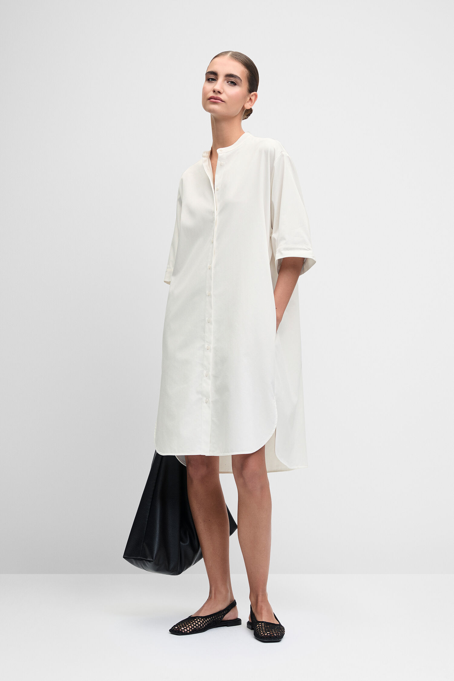 Weißes Kleid, Knielänge, Oversized, Knopfleiste, Kurzärmelig - weiß