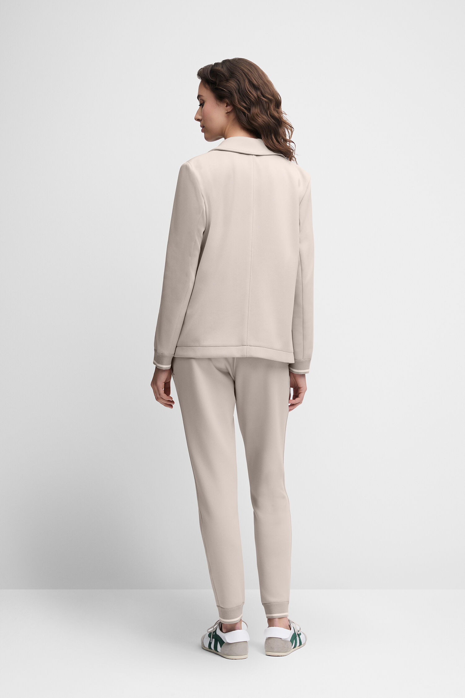 Formelle Kleidung, Anzug, Erwachsener, Person, Frau