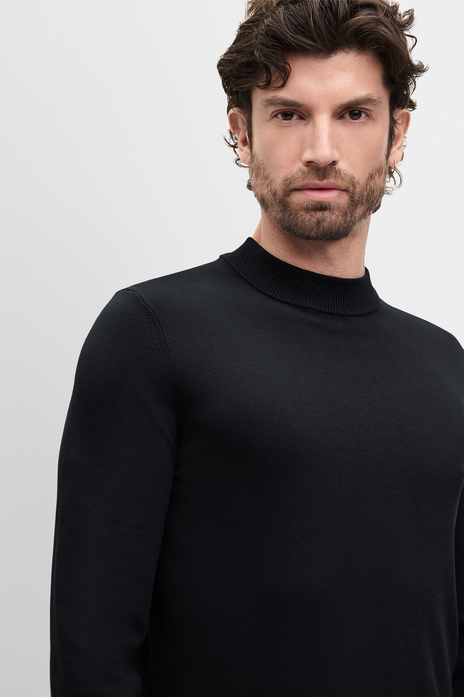 Langarm, Gesicht, Kopf, Person, Mann