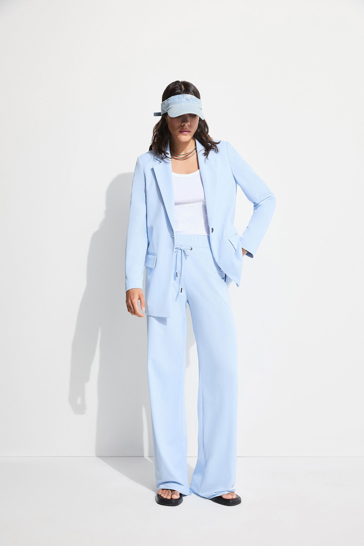 Formelle Kleidung, Anzug, Mantel, Person, Frau