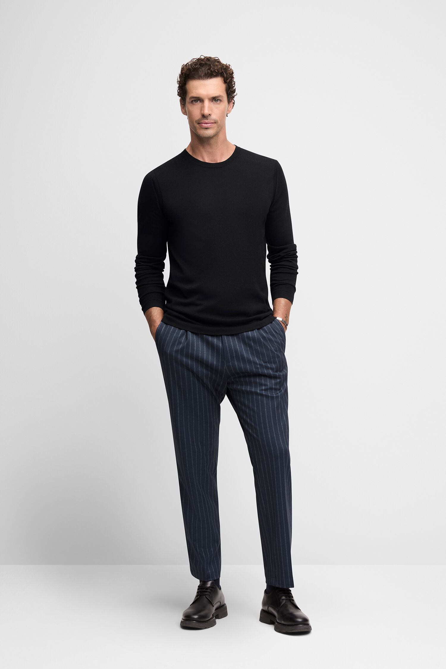 Hosen, Langarm, Erwachsener, Mann, Person