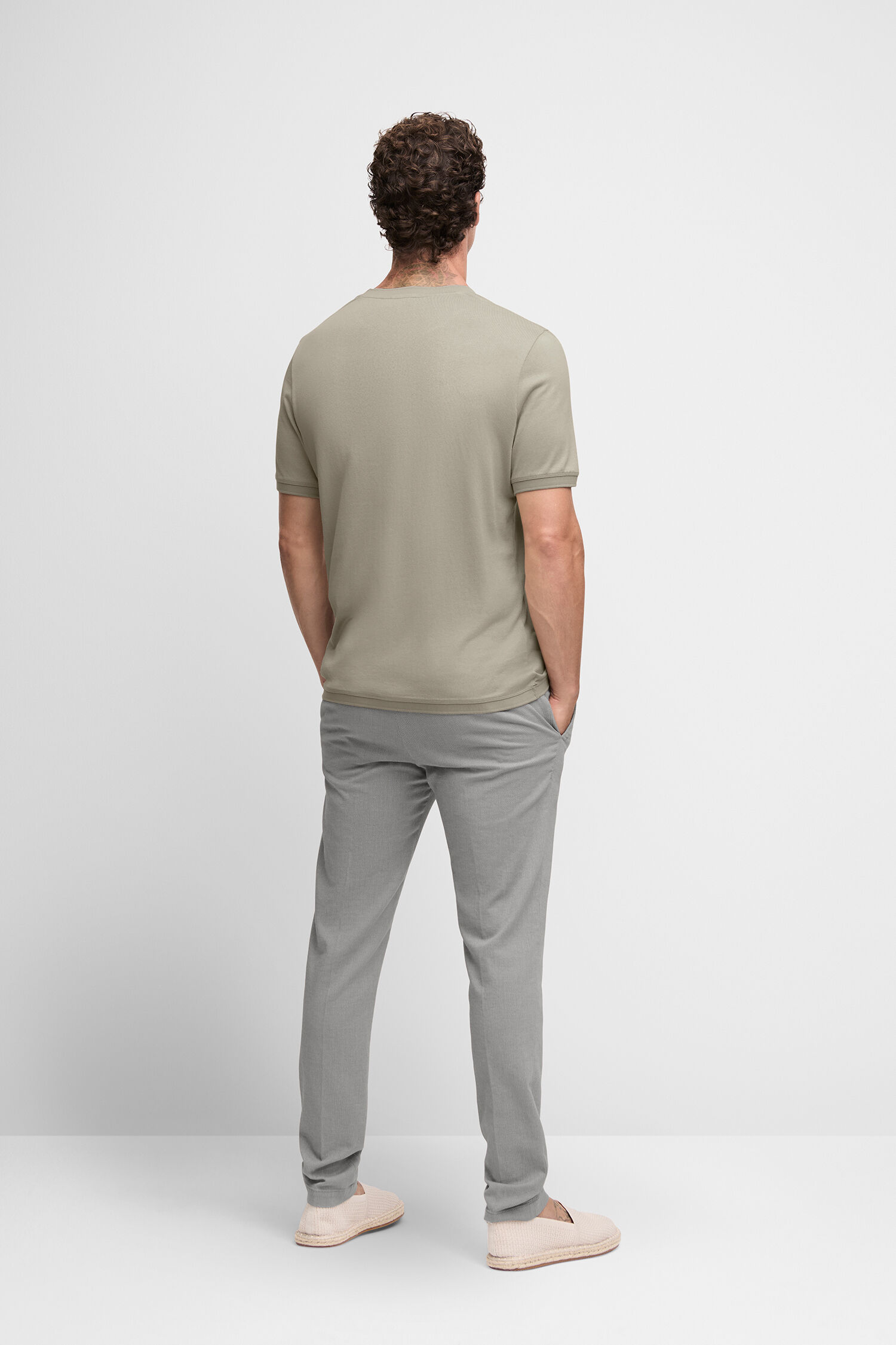 Person, Stehend, Hosen, T-shirt, Mann