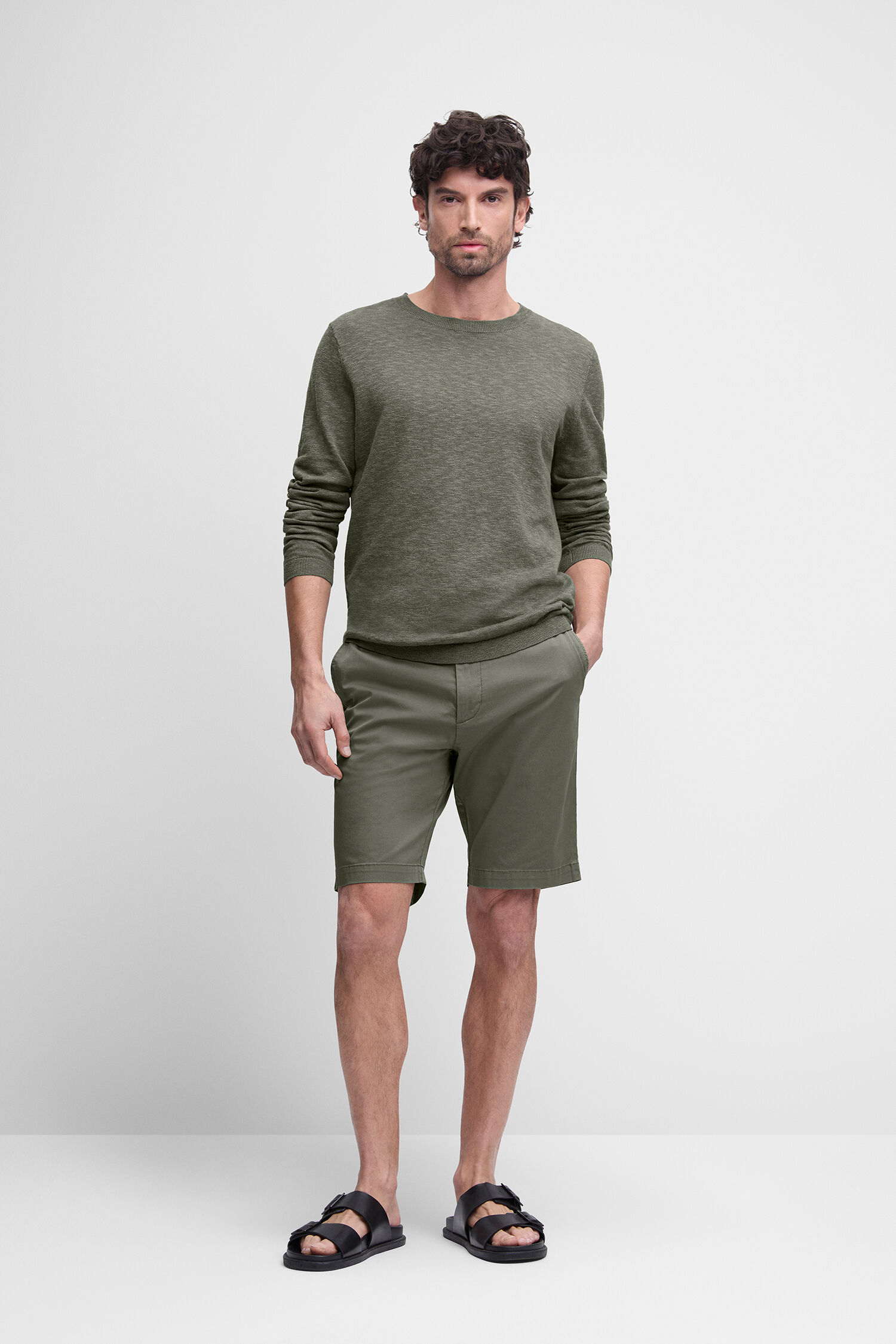 Kurze Hose, Sandale, Erwachsener, Mann, Person