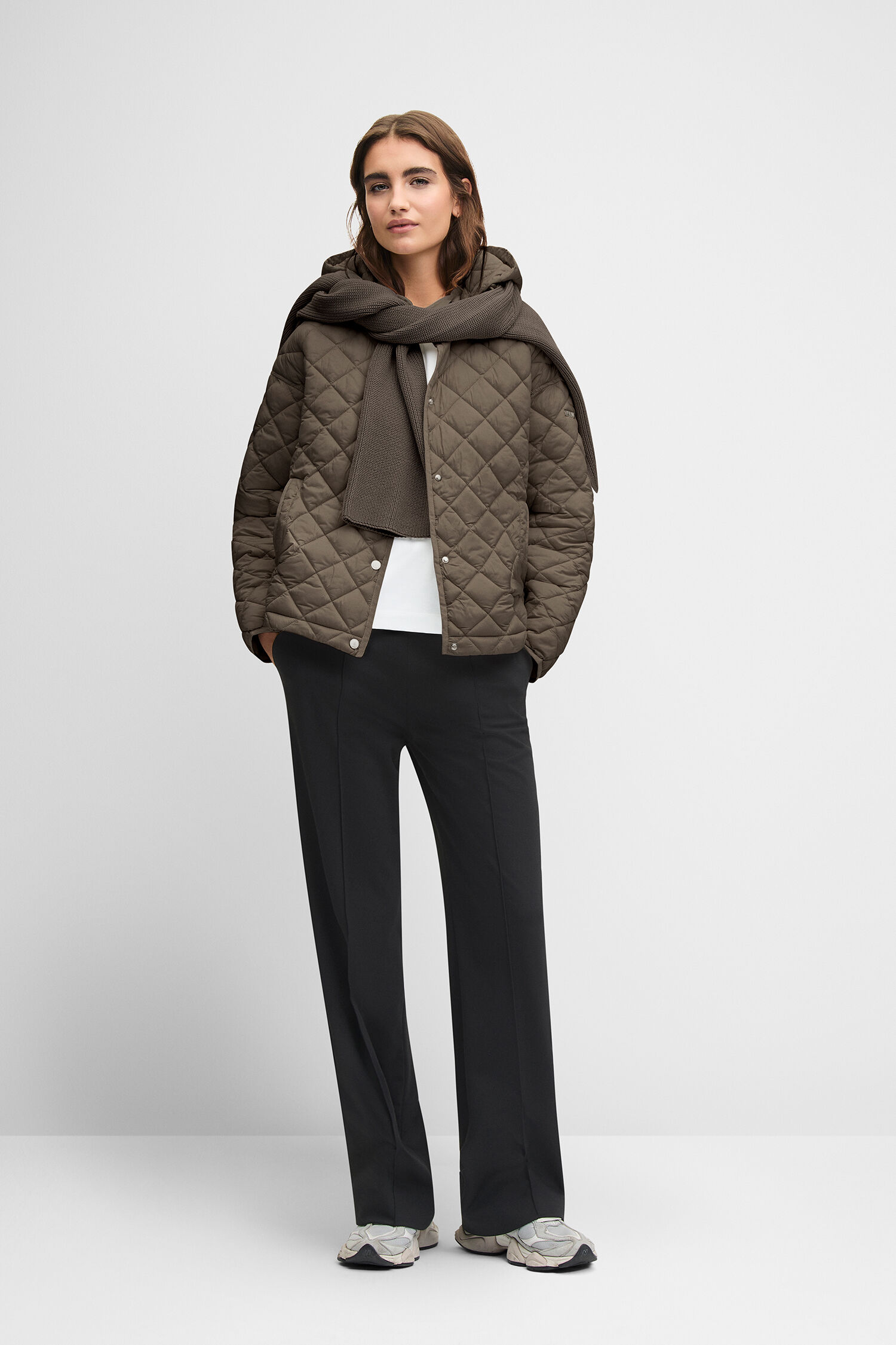 Bekleidung, Mantel, Jacke, Person, Hosen