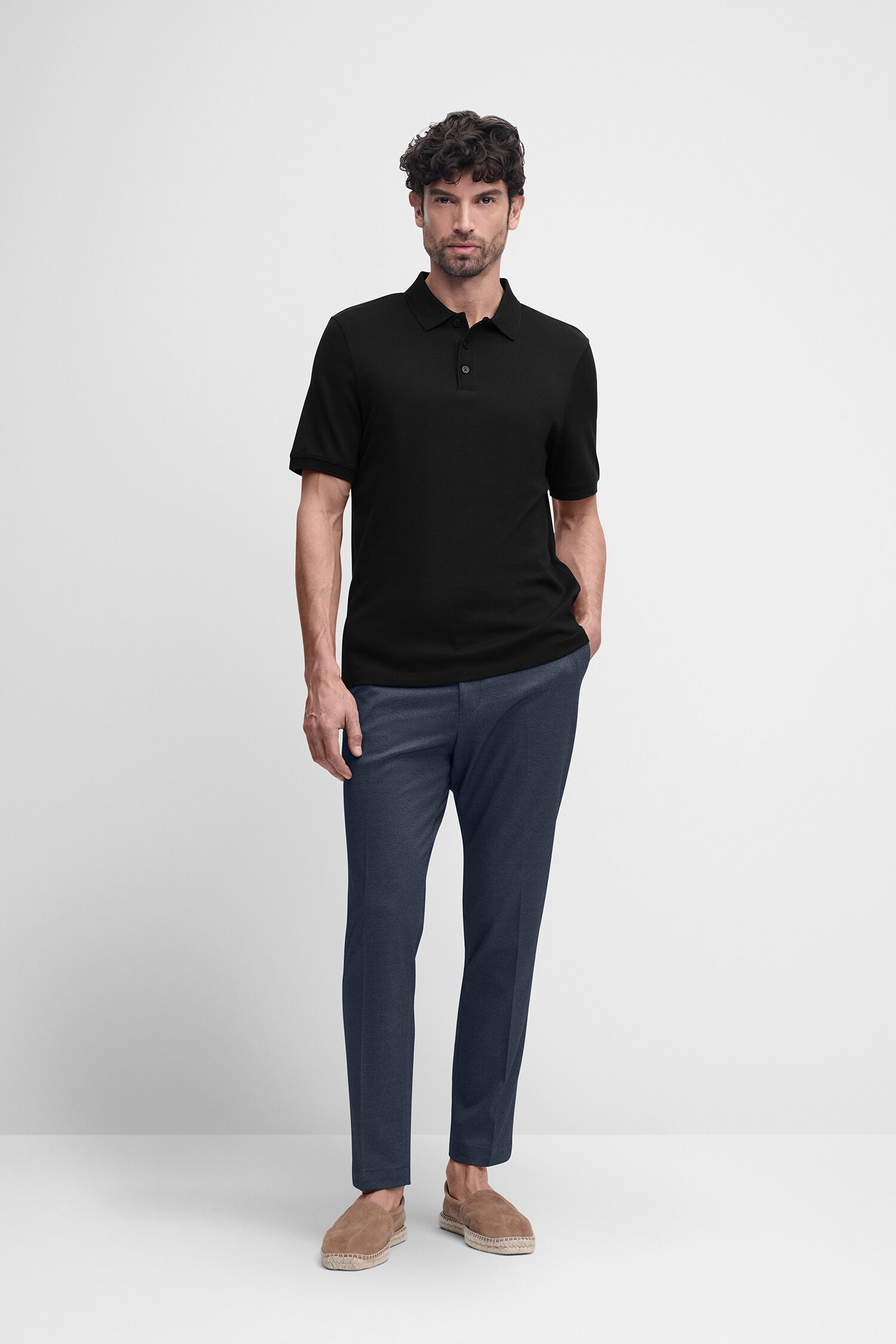 Hosen, T-shirt, Erwachsener, Mann, Person