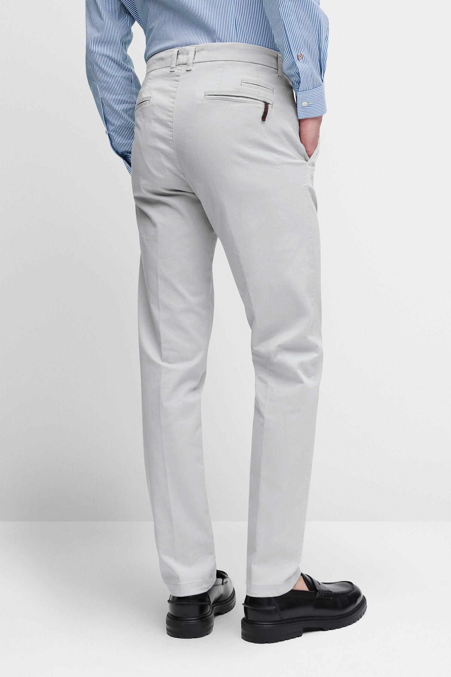 Chinos, Hose, Knickenkante, Rückseite, Glatte Farbe
