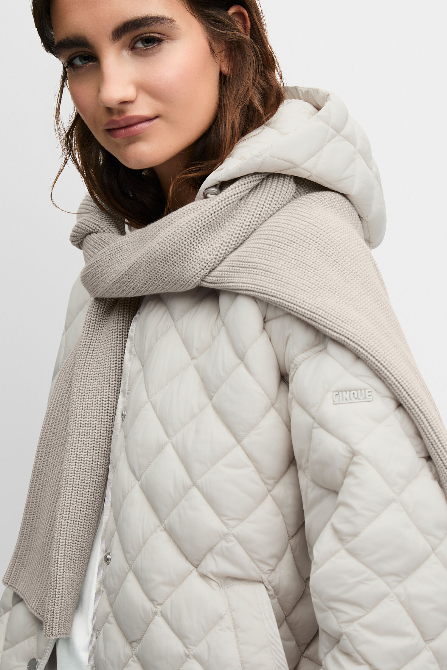 Bekleidung, Mantel, Gesicht, Kopf, Person