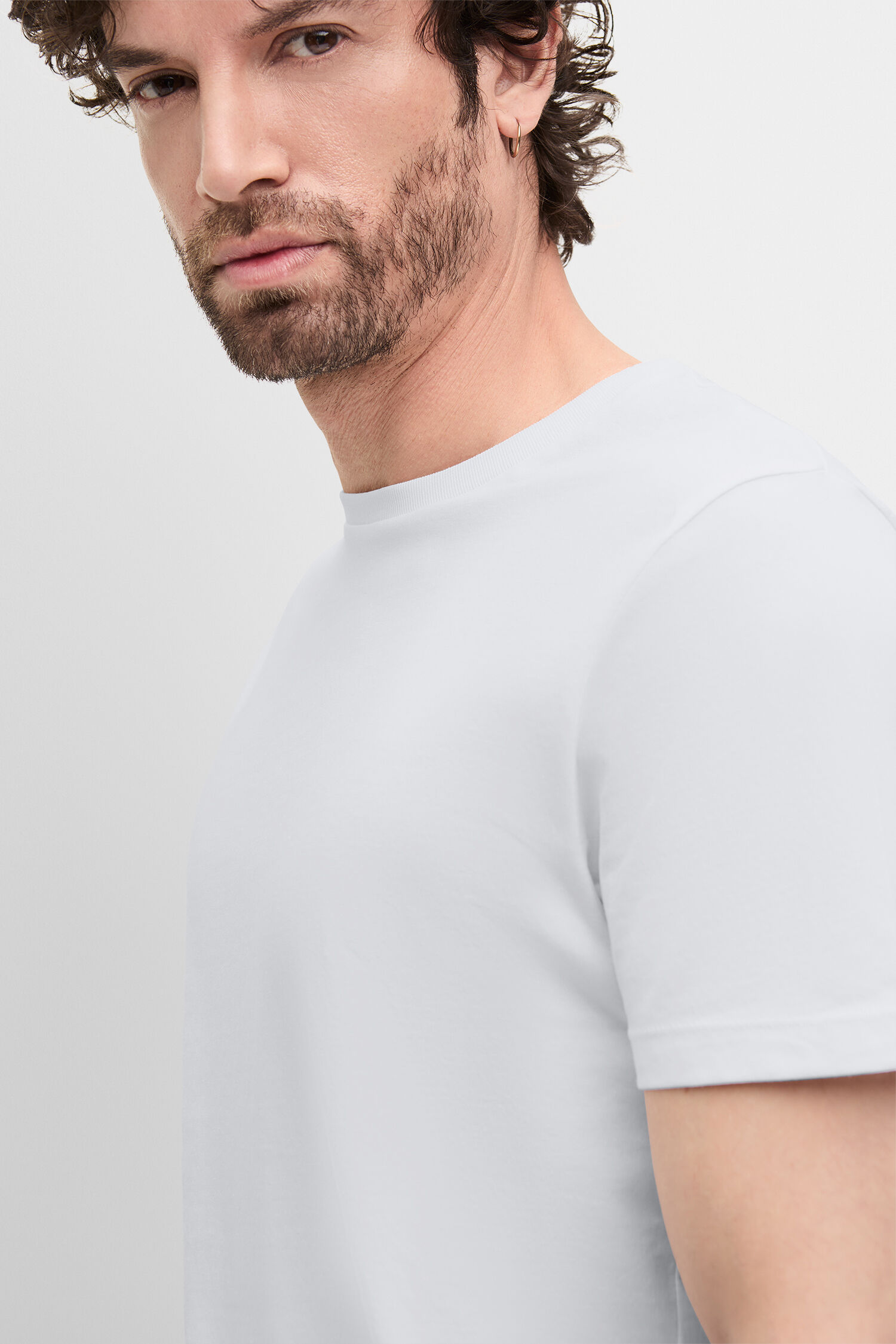 T-shirt, Hals, Person, Erwachsener, Mann