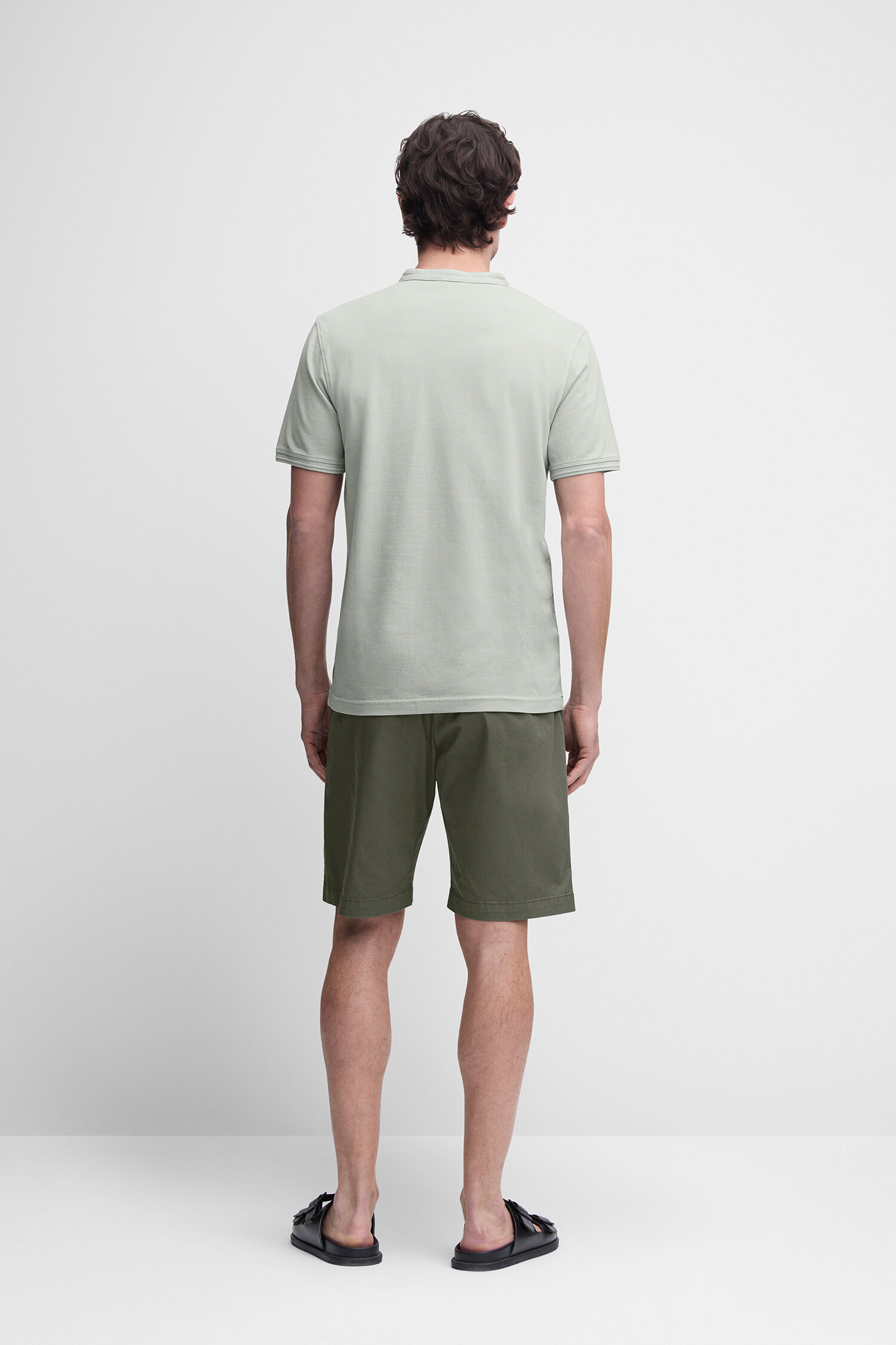 Bekleidung, Kurze Hosen, T-shirt, Person, Schuh
