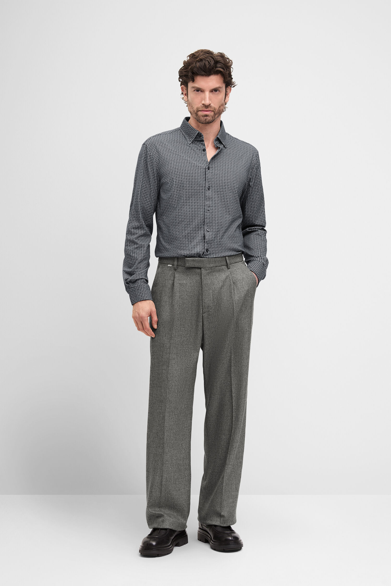 Hosen, Hemd, Person, Stehend, Anzug