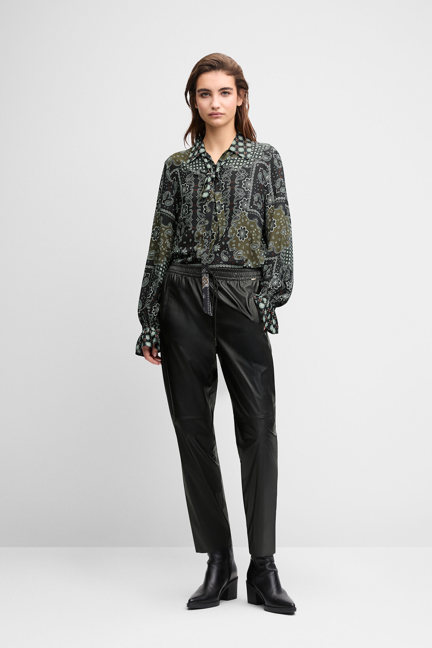 Bluse, Paisley-Muster, Langarm, Kragen, Knopfleiste