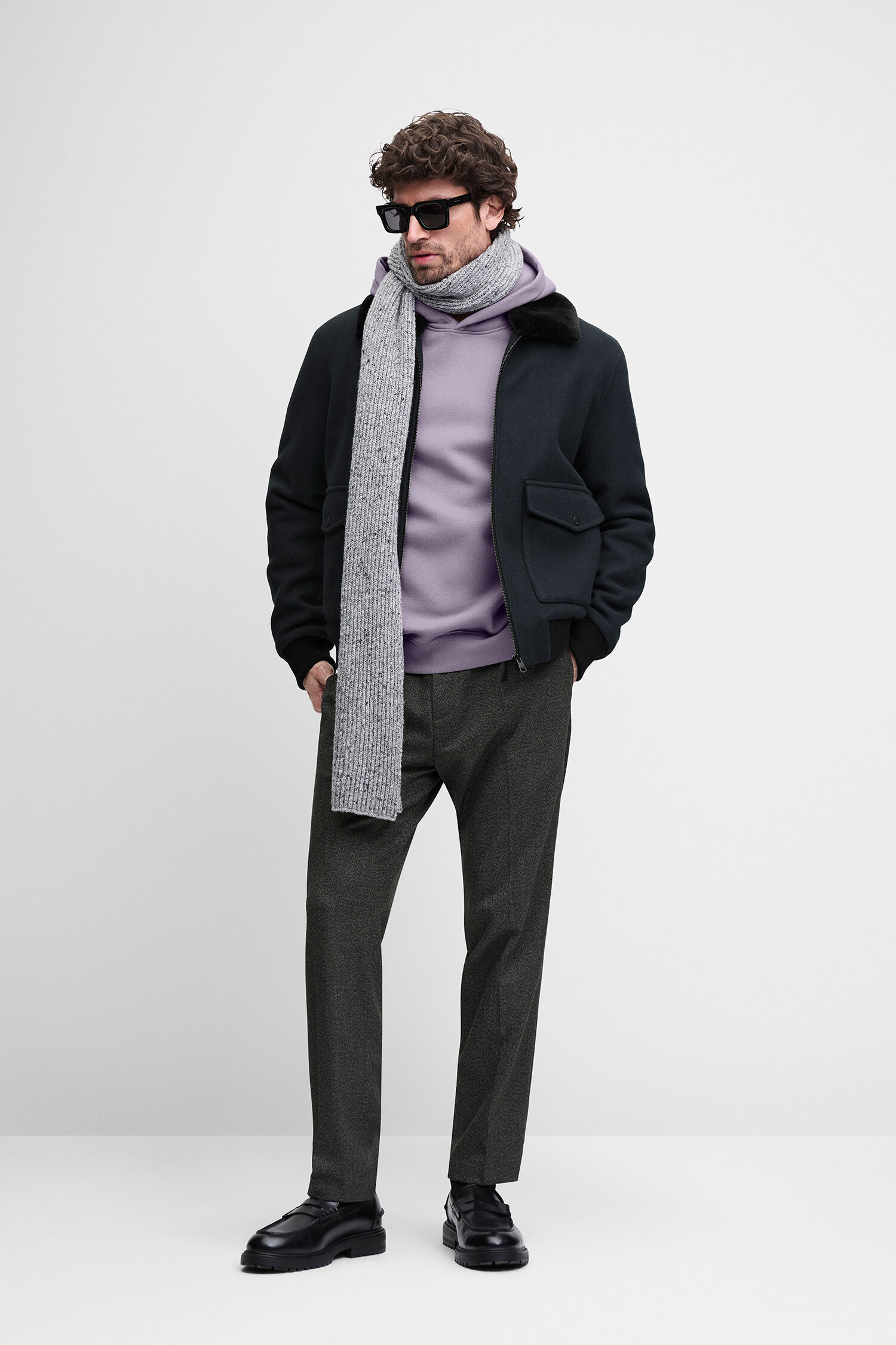 polo, longsleeve, white, pantalon, chemise?