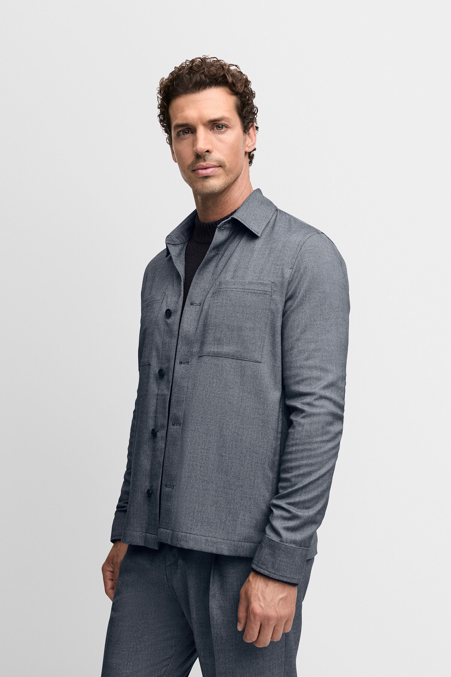 Person, Sitzen, Formelle Kleidung, Anzug, Mann