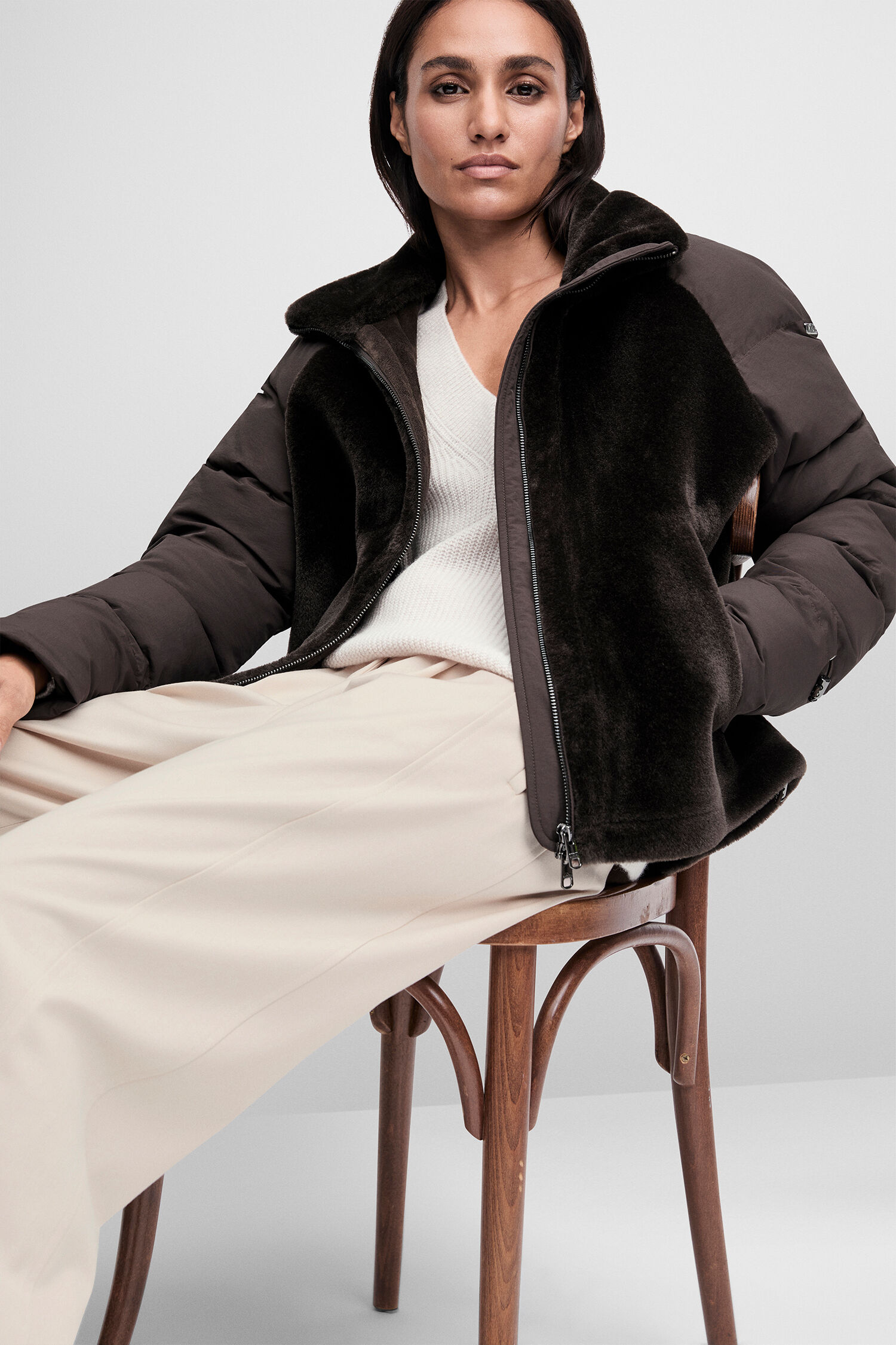 Pufferjacke, Schwarz, Schaffell, Vorgeformter Kragen, Reißverschluss