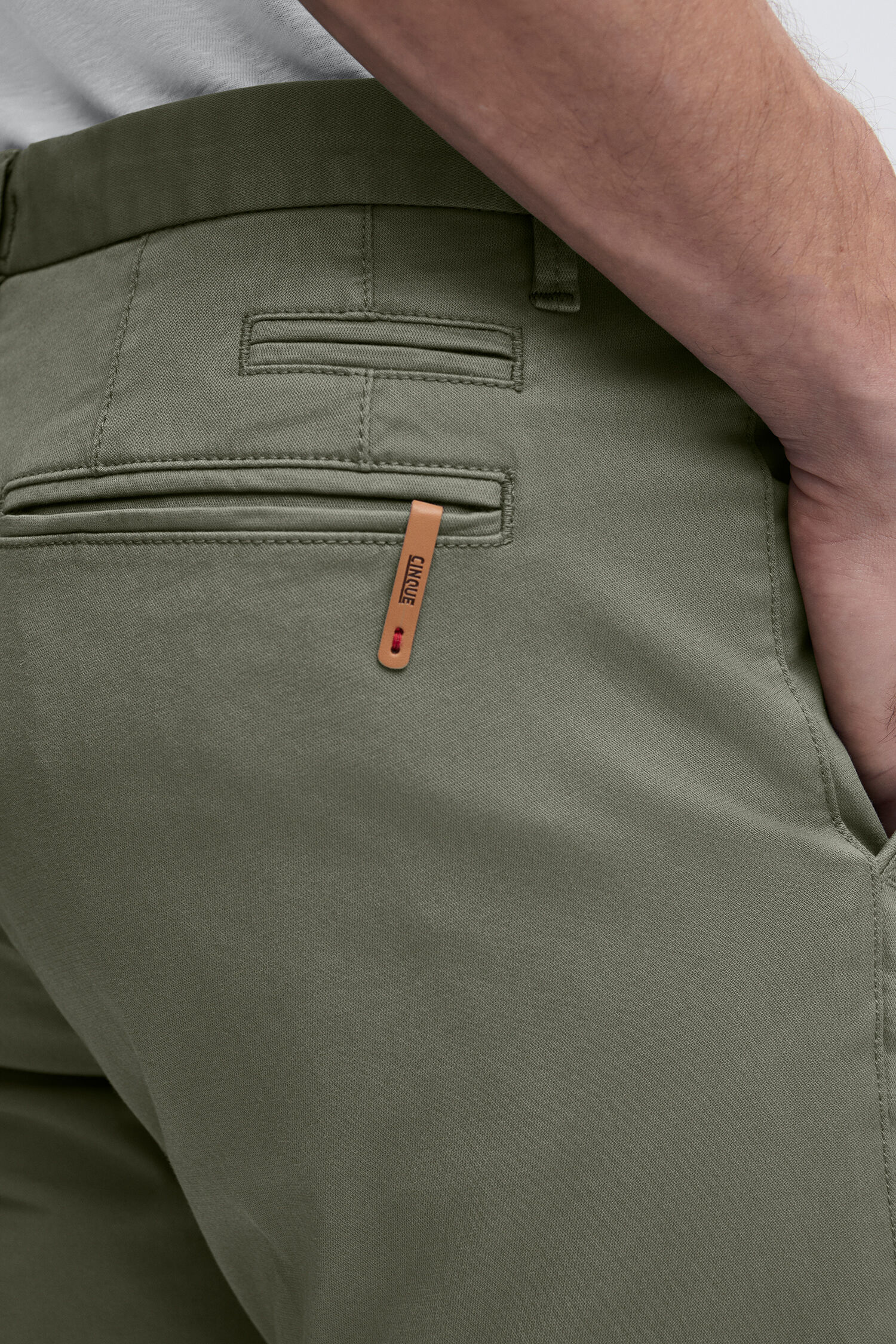 Hosen, Khaki, Erwachsener, Mann, Person