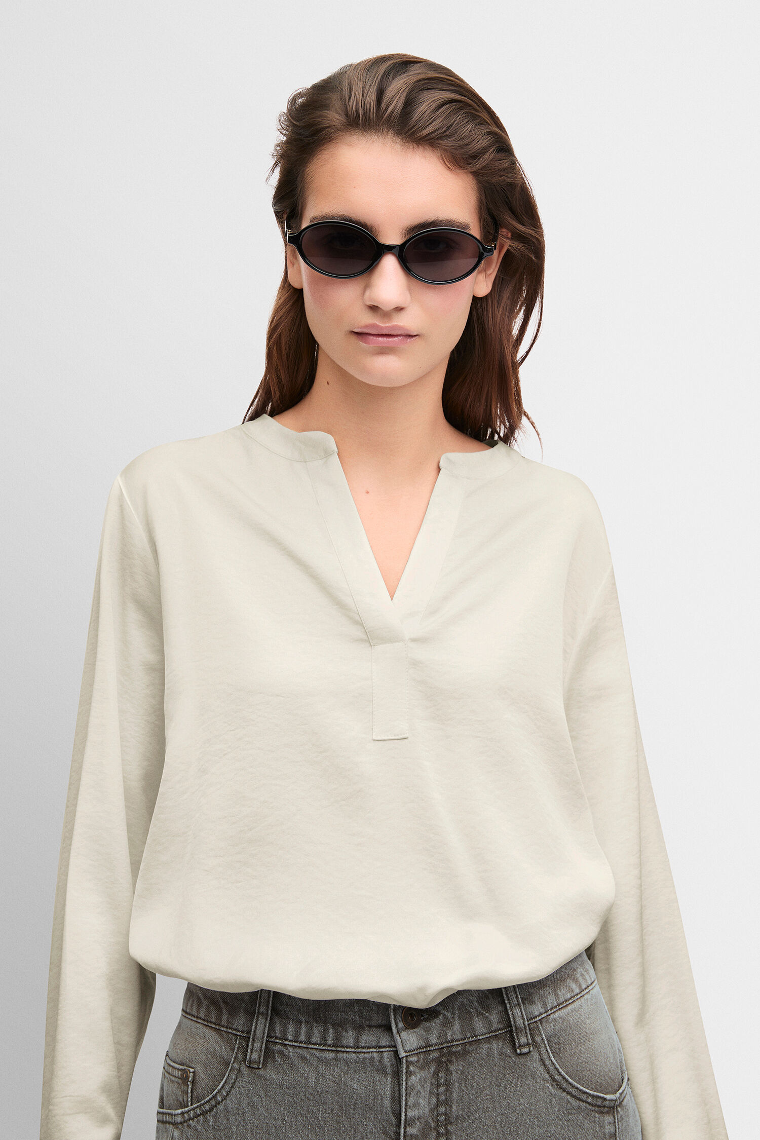 bluse, langeärmlig, creme, V-Kragen, jeans