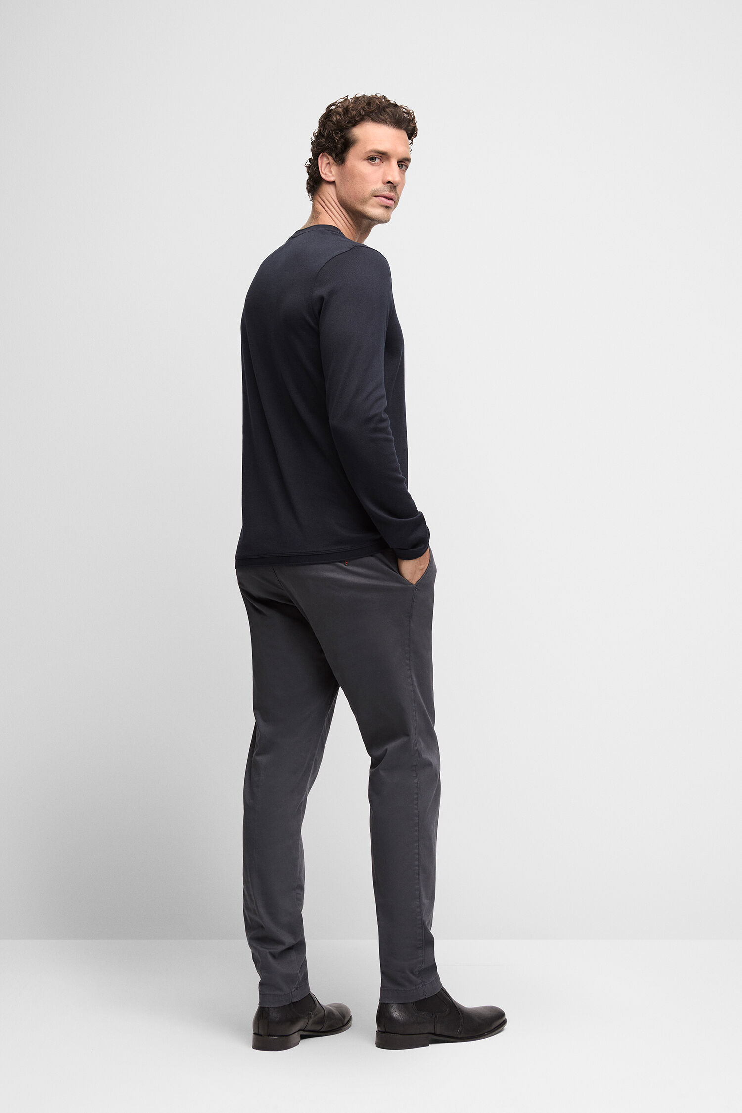 Langarm, Hosen, Person, Stehend, Mann