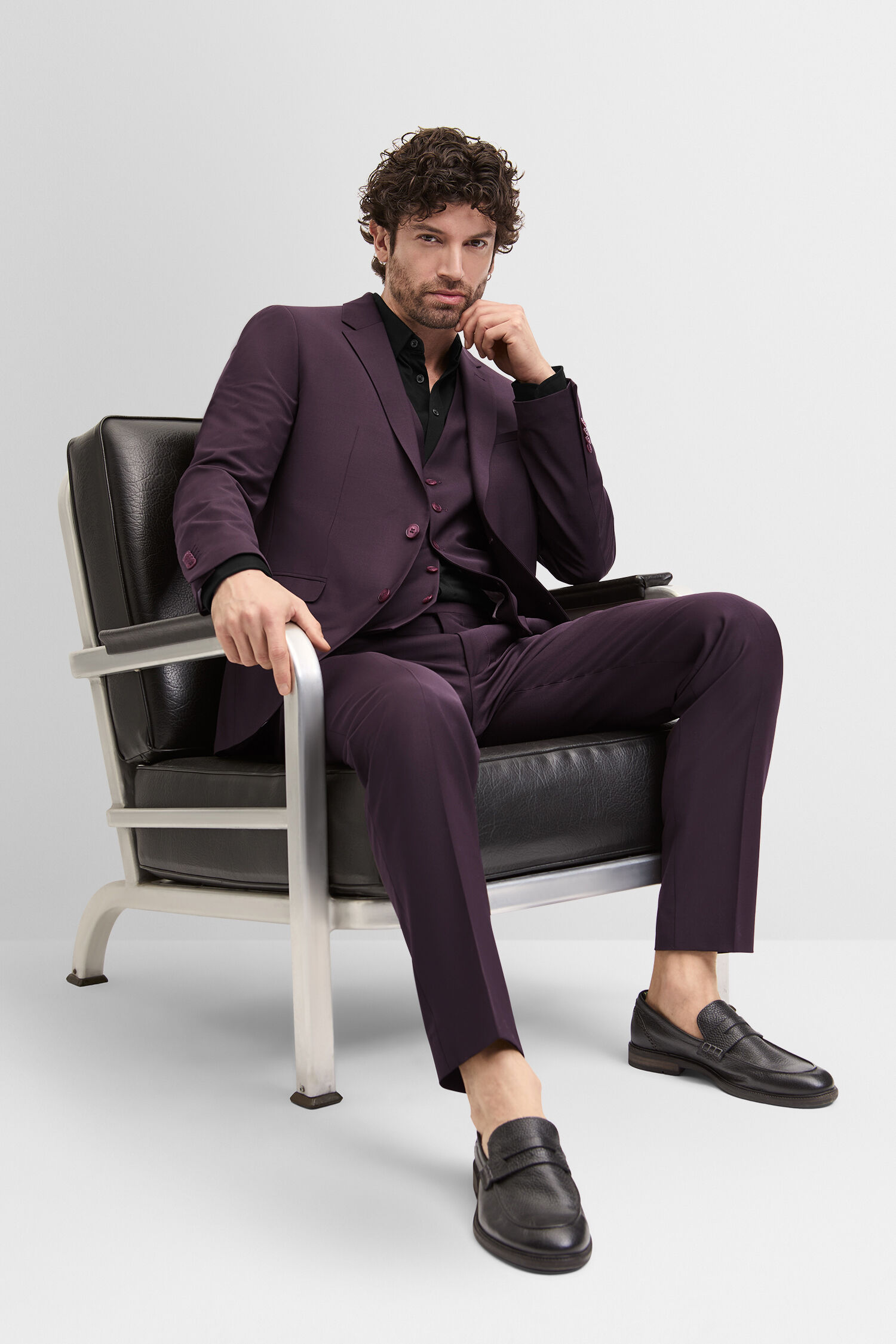 Formelle Kleidung, Anzug, Blazer, Sitzend, Schuh