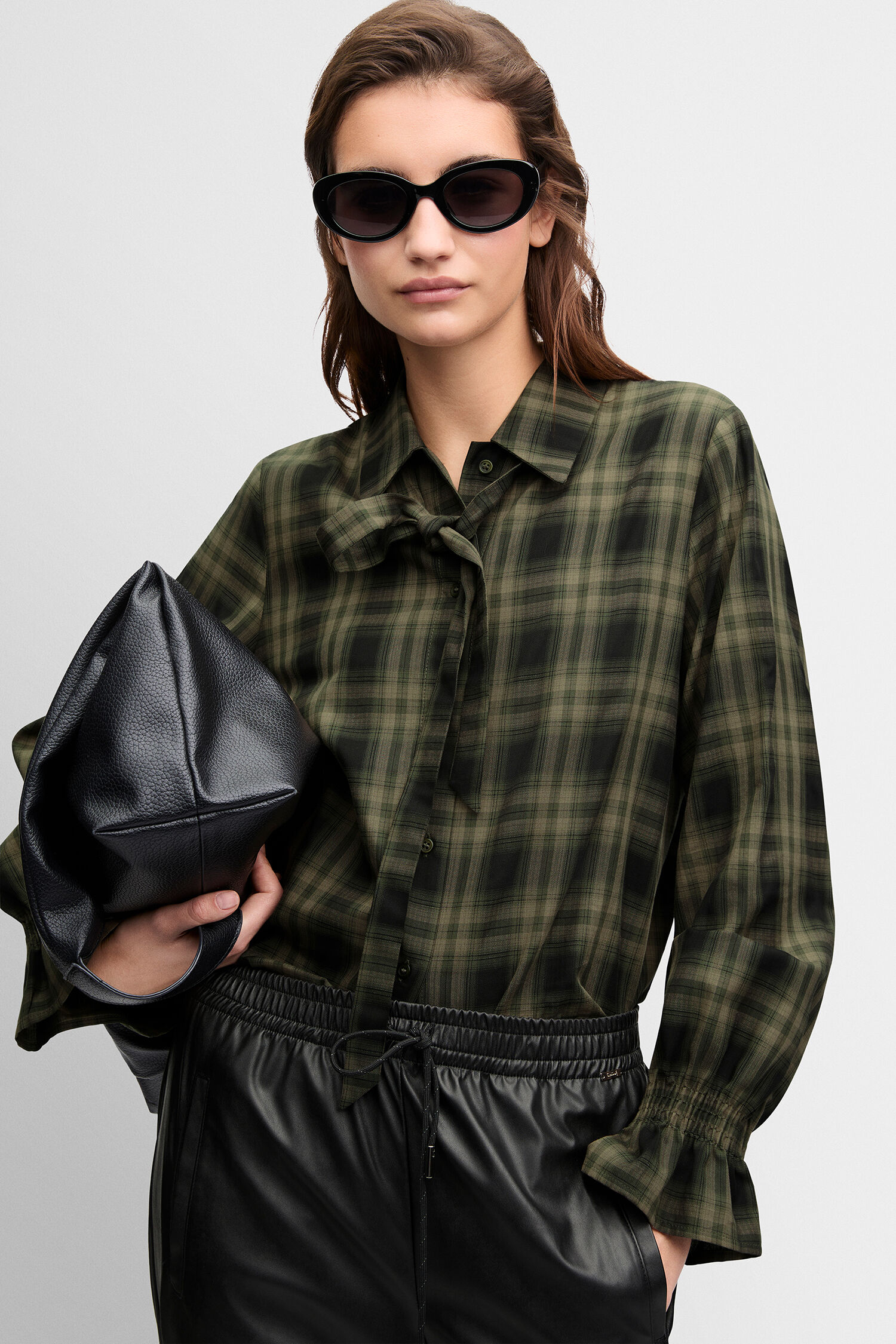 Plaid Bluse, Hemdbluse, Knopfleiste, Kragen, Tie-Detail