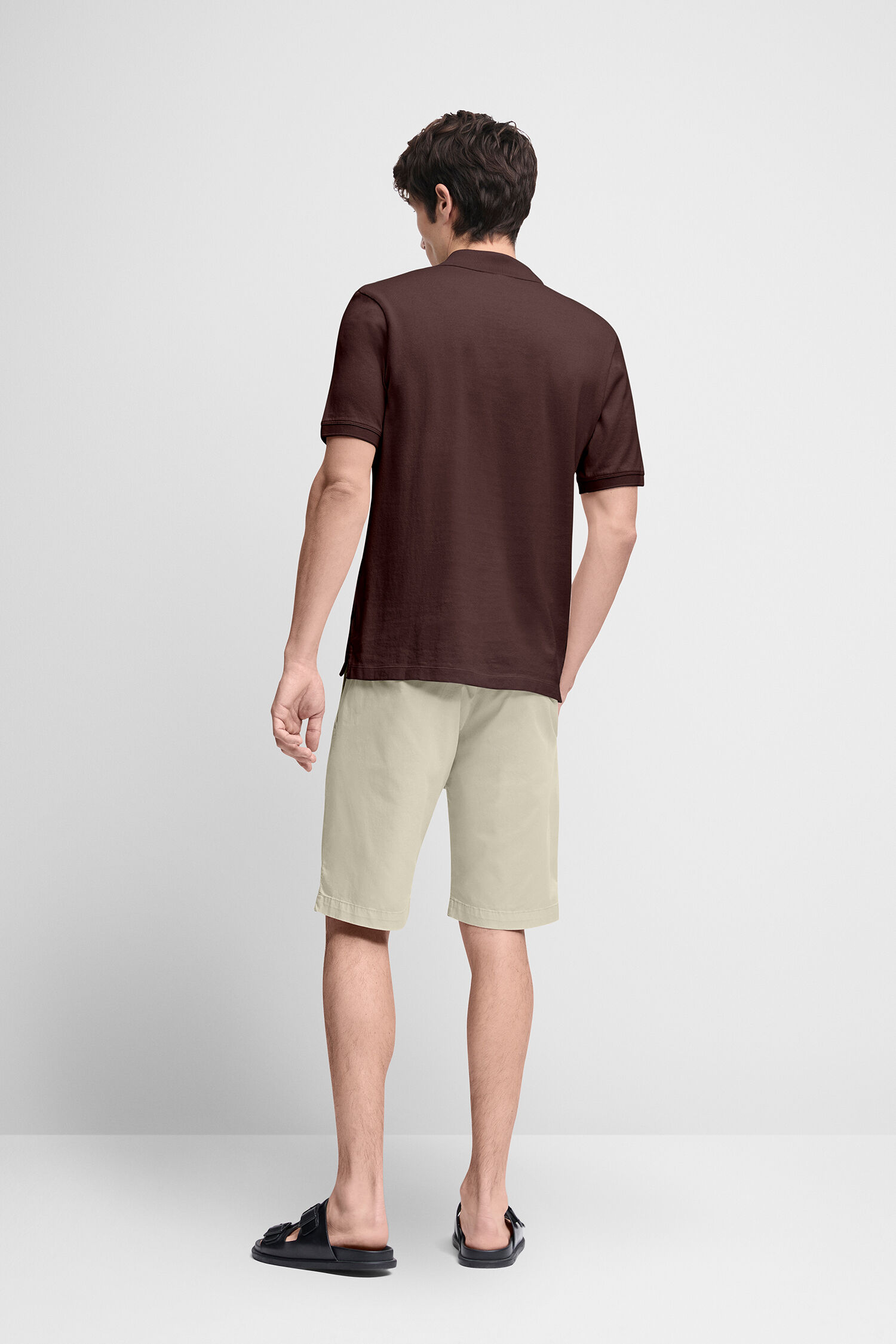 Kurze Hose, T-shirt, Erwachsener, Mann, Person