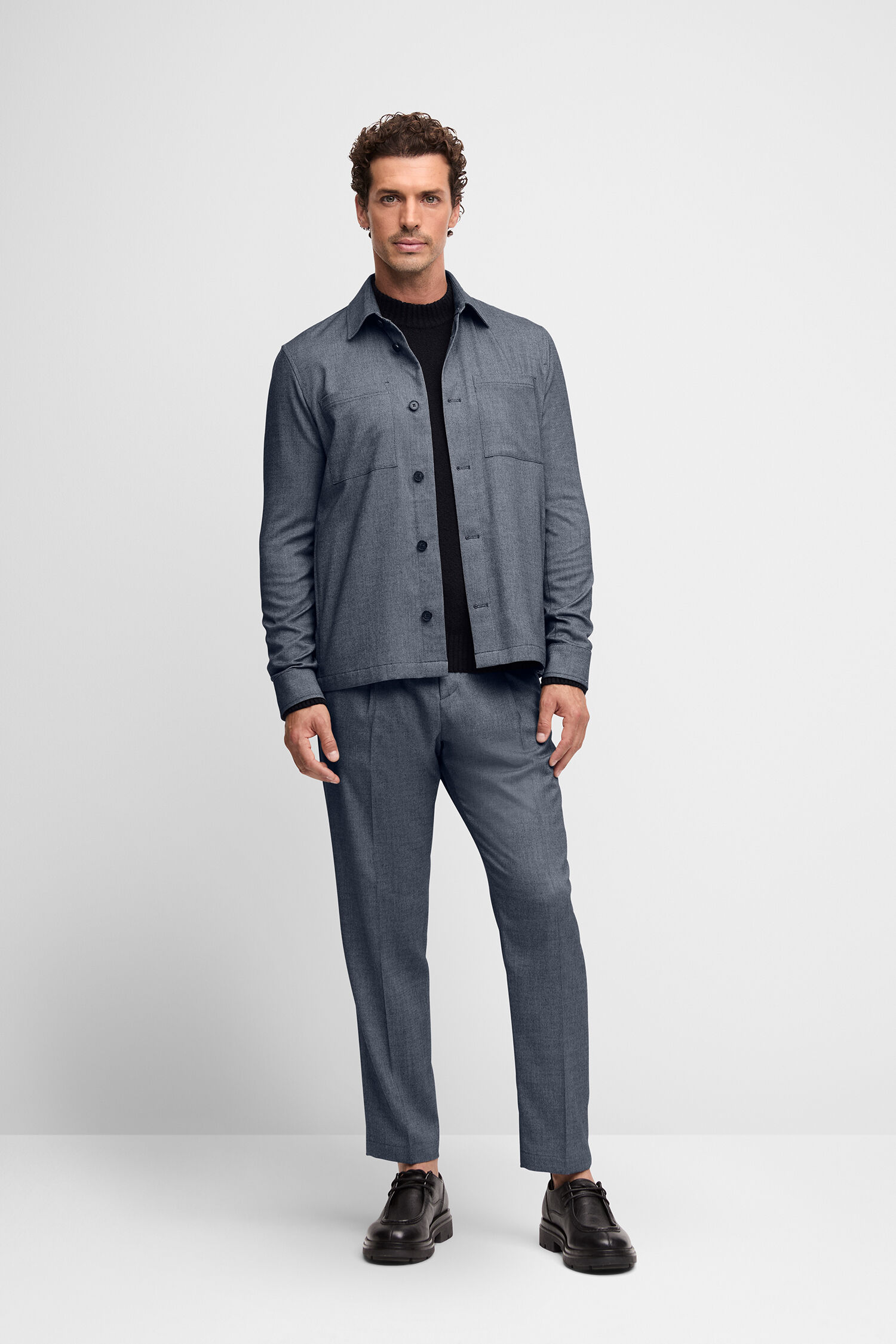 Formelle Kleidung, Anzug, Hemd, Hosen, Person