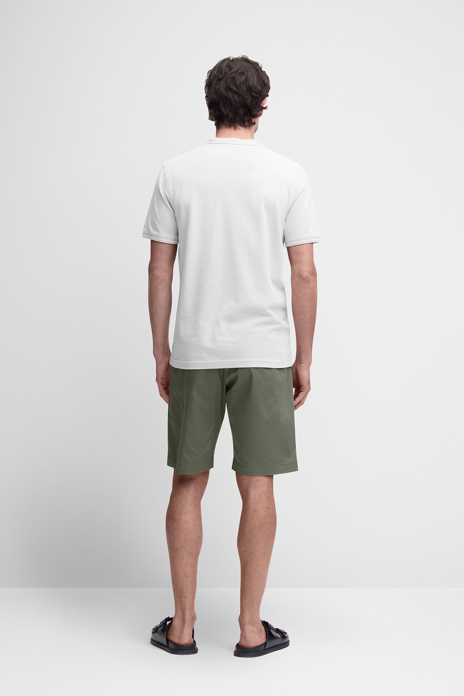Bekleidung, Kurze Hosen, T-shirt, Person, Schuh