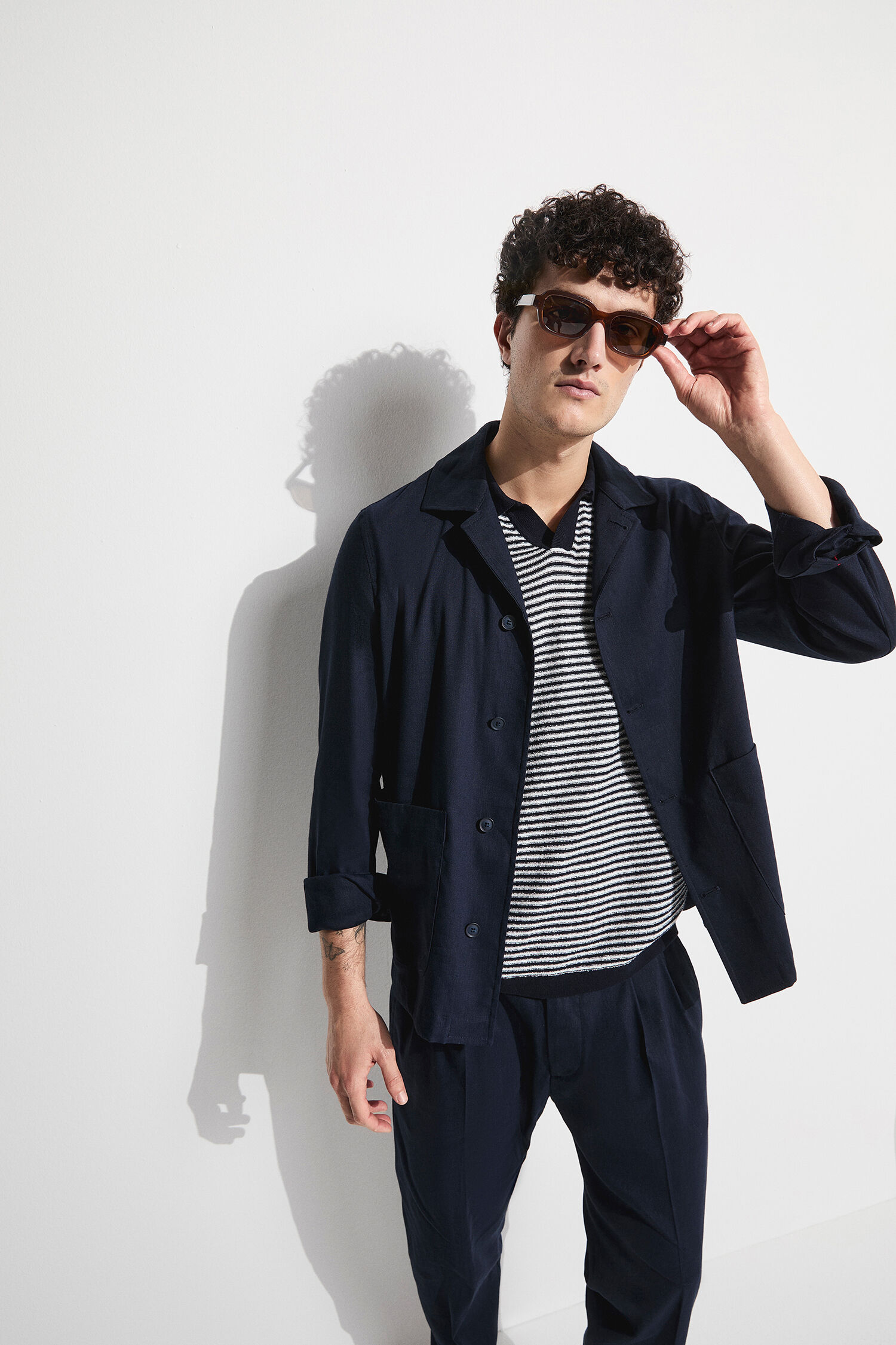 Stricktreffer, Navy Blouson, Strickpullover, Jet-Sets, Sonnenbrille