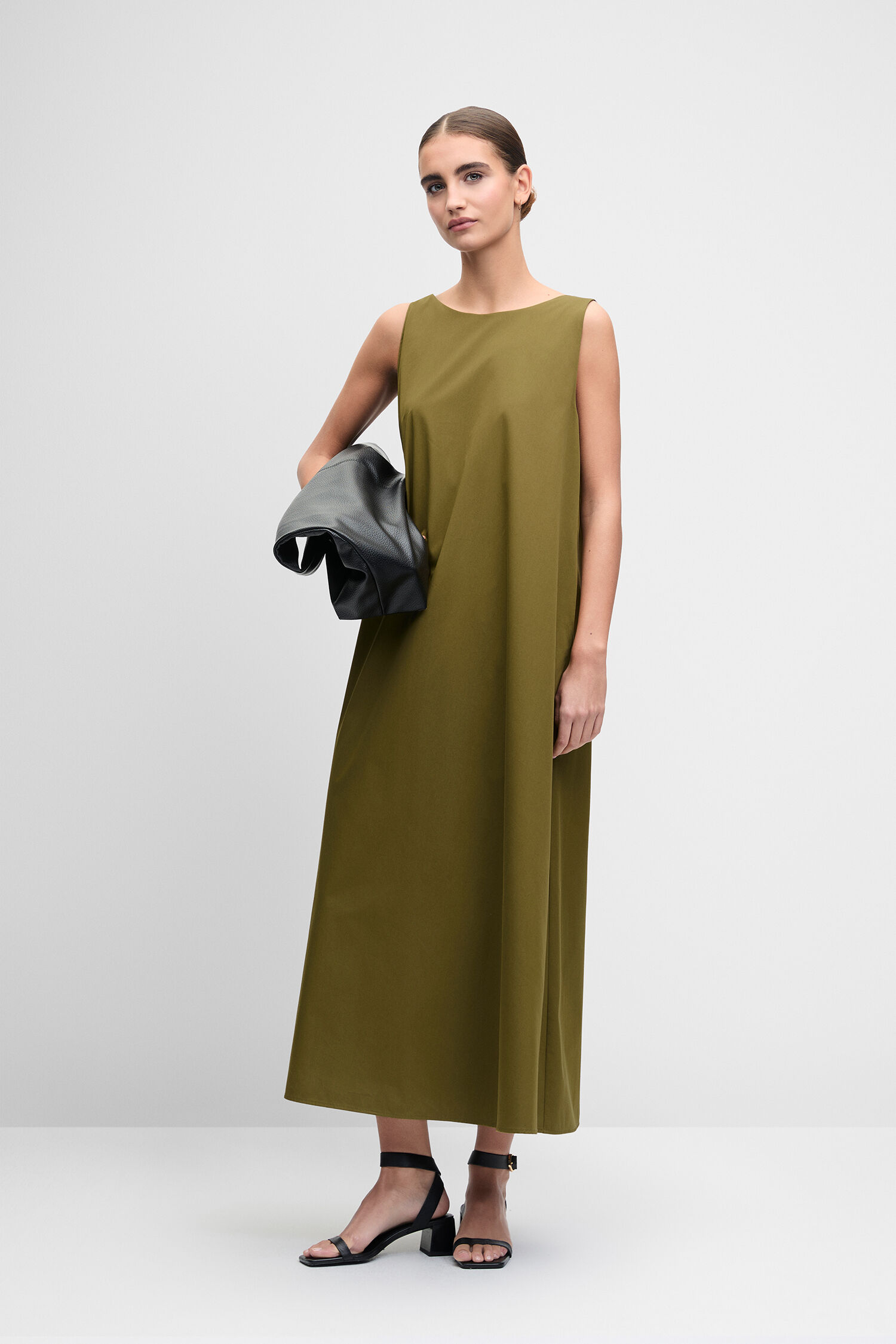Sommerkleid, Ärmelloses Kleid, Olive Grün, Maxi Kleid, Weißer Hintergrund