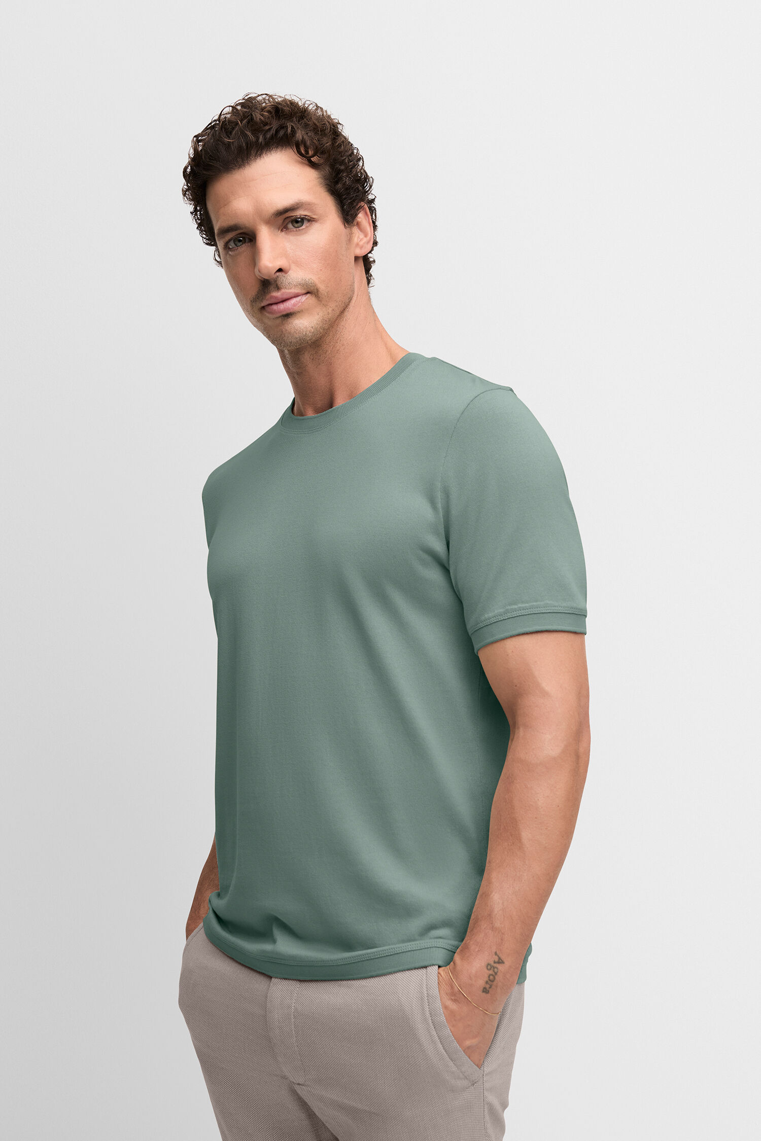 T-shirt, Ärmel, Erwachsener, Mann, Person