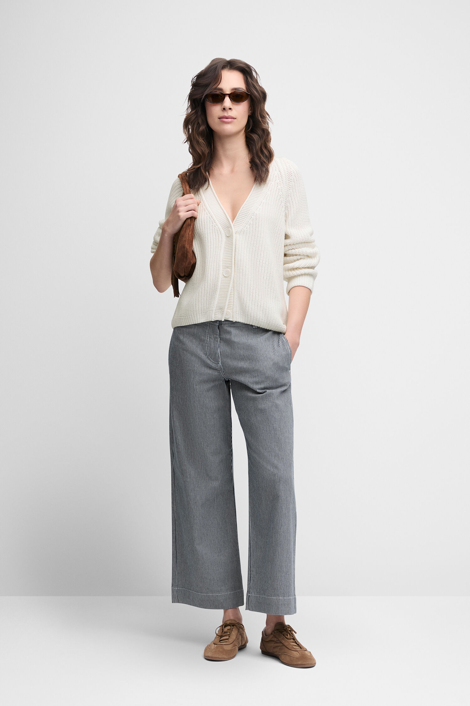 Hosen, Bluse, Erwachsener, Person, Frau