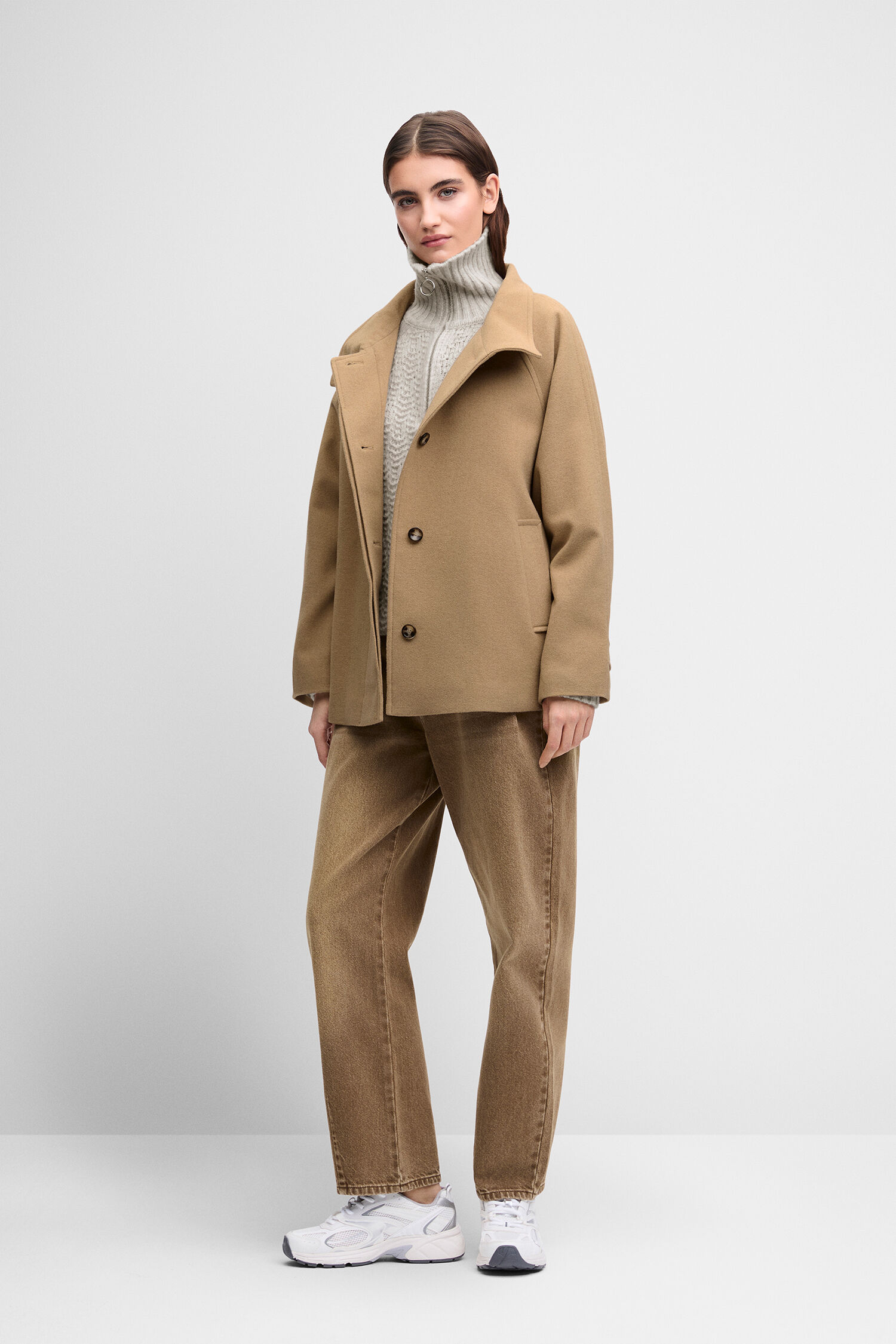 Mantel, Camel, Wolljacke, Rollkragenpullover, Sneaker