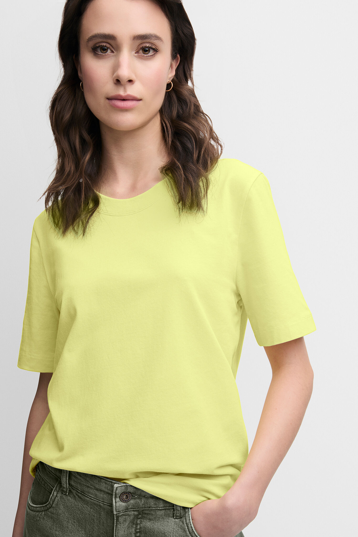 T-shirt, Bluse, Person, Jeans, Hemd