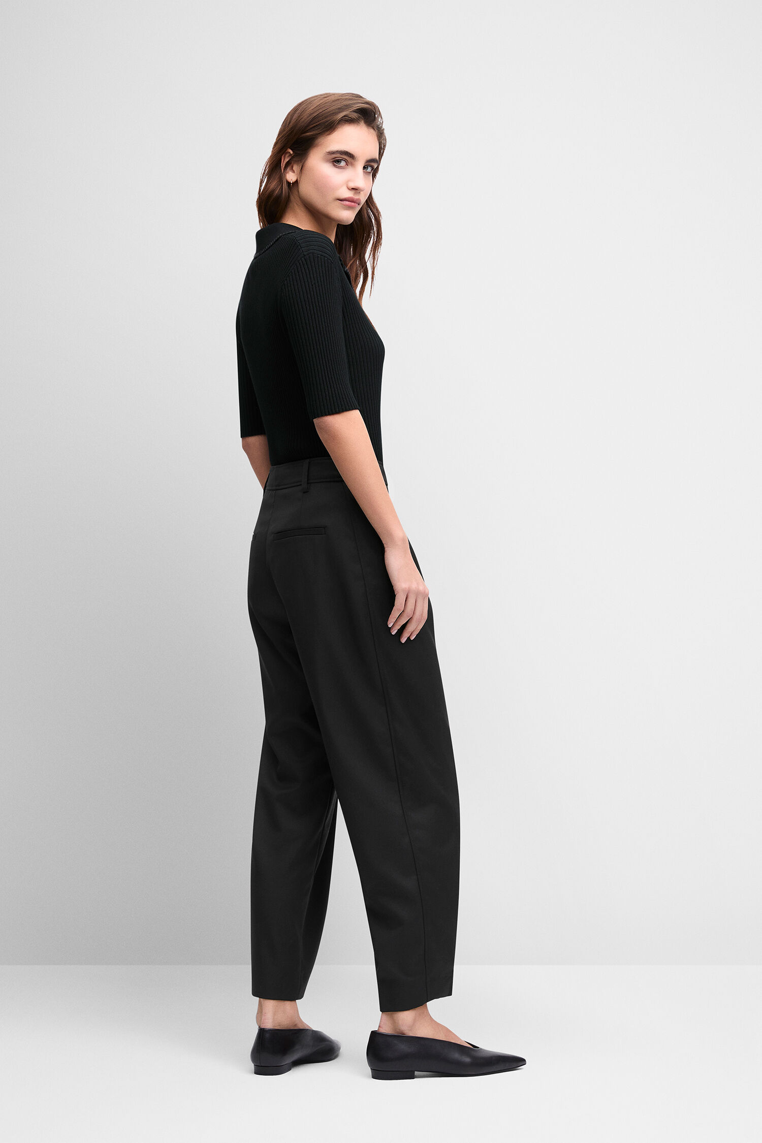 schwarz, Knit-Top, lose Passform, Hose, Slipper-Schuhe
