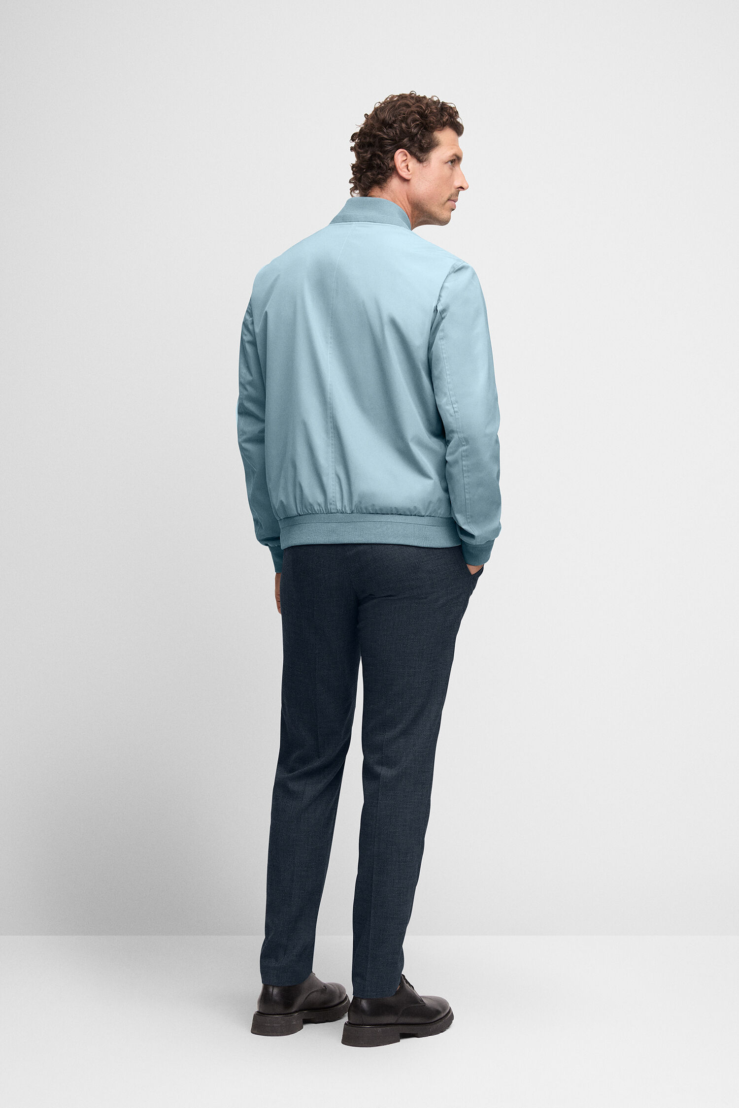 Langarm, Person, Stehend, Erwachsener, Mann