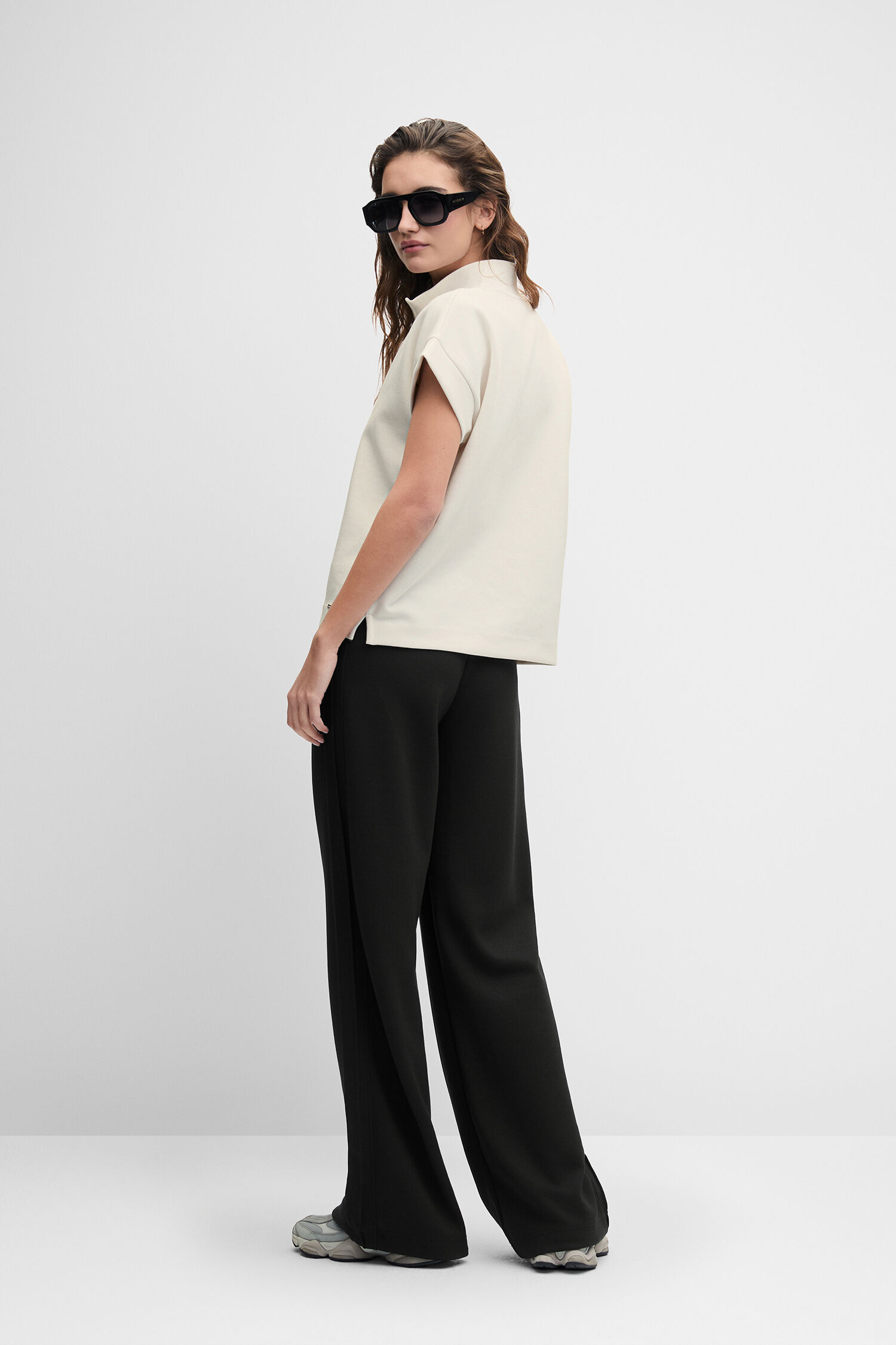T-Shirt, Top, Kurzarm-Umlegekragen, Beige, Schulterfrei?