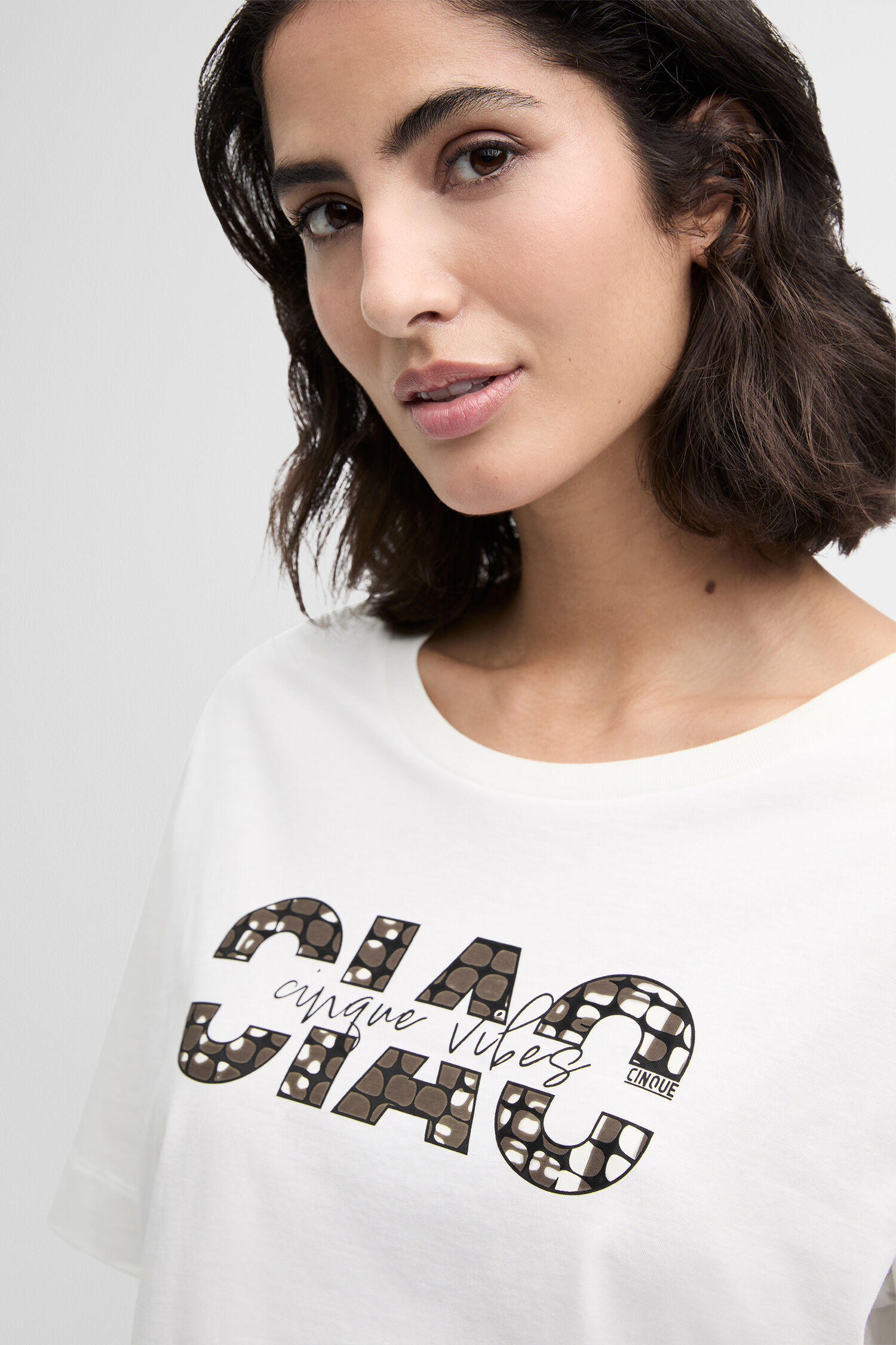 Bekleidung, T-shirt, Person, Gesicht, Kopf