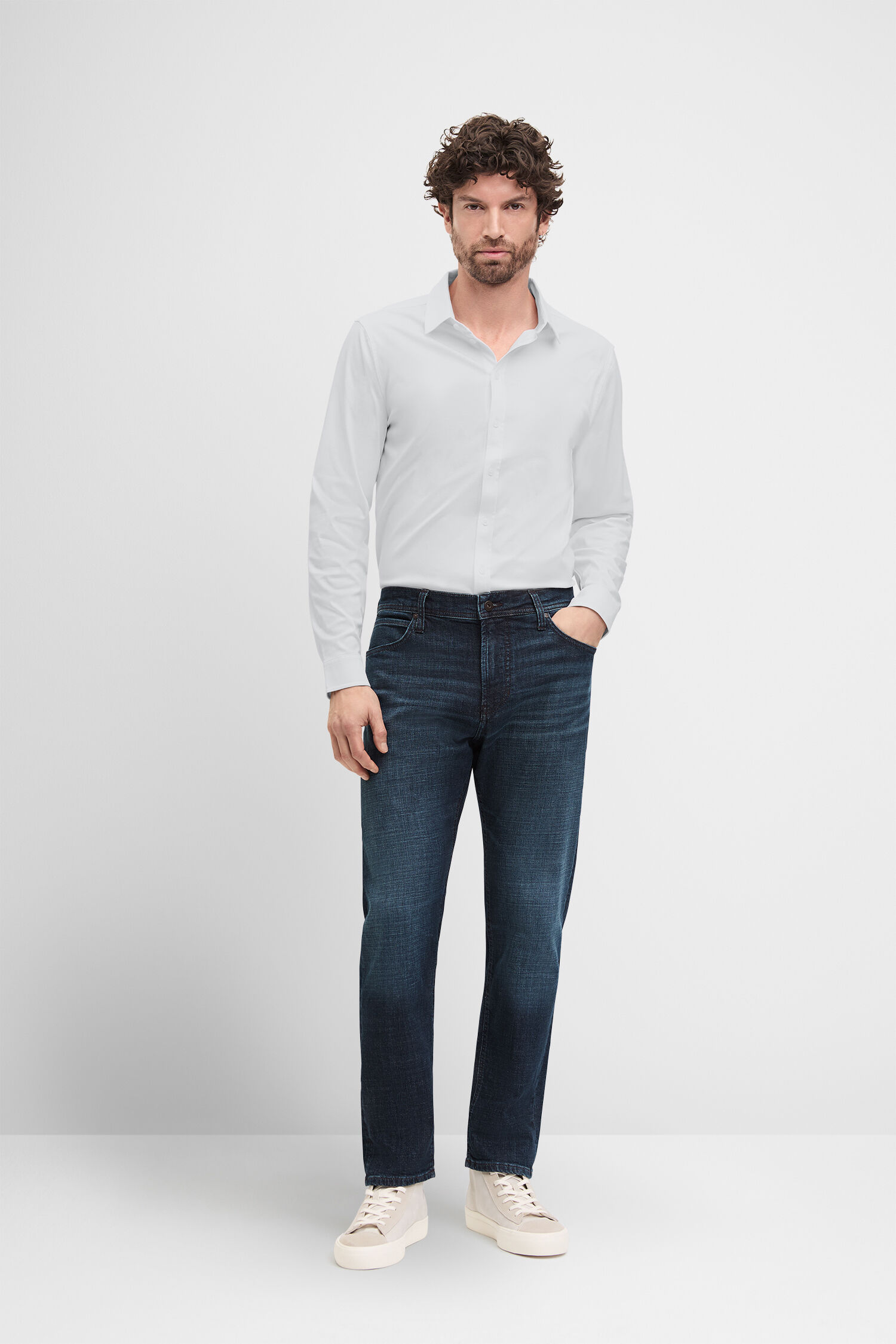 Hosen, Hemd, Jeanshose, Langarm, Person
