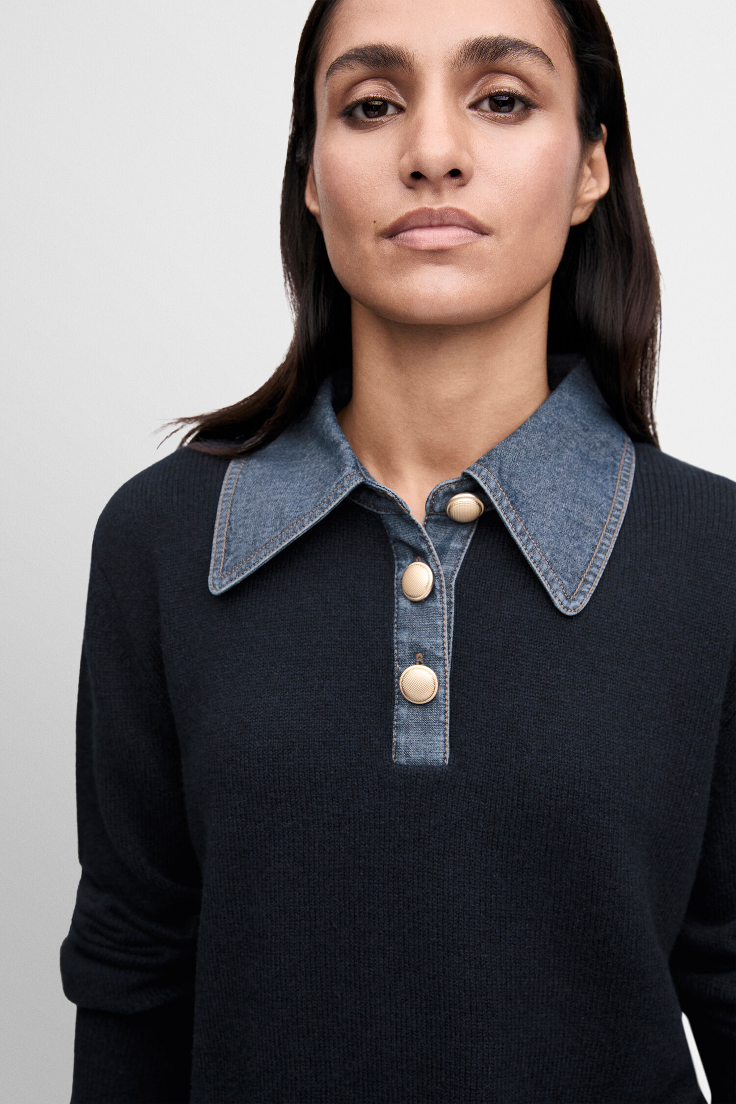 Pullover, Strickware, Denim-Kragen, dunkelblau, Goldknöpfe