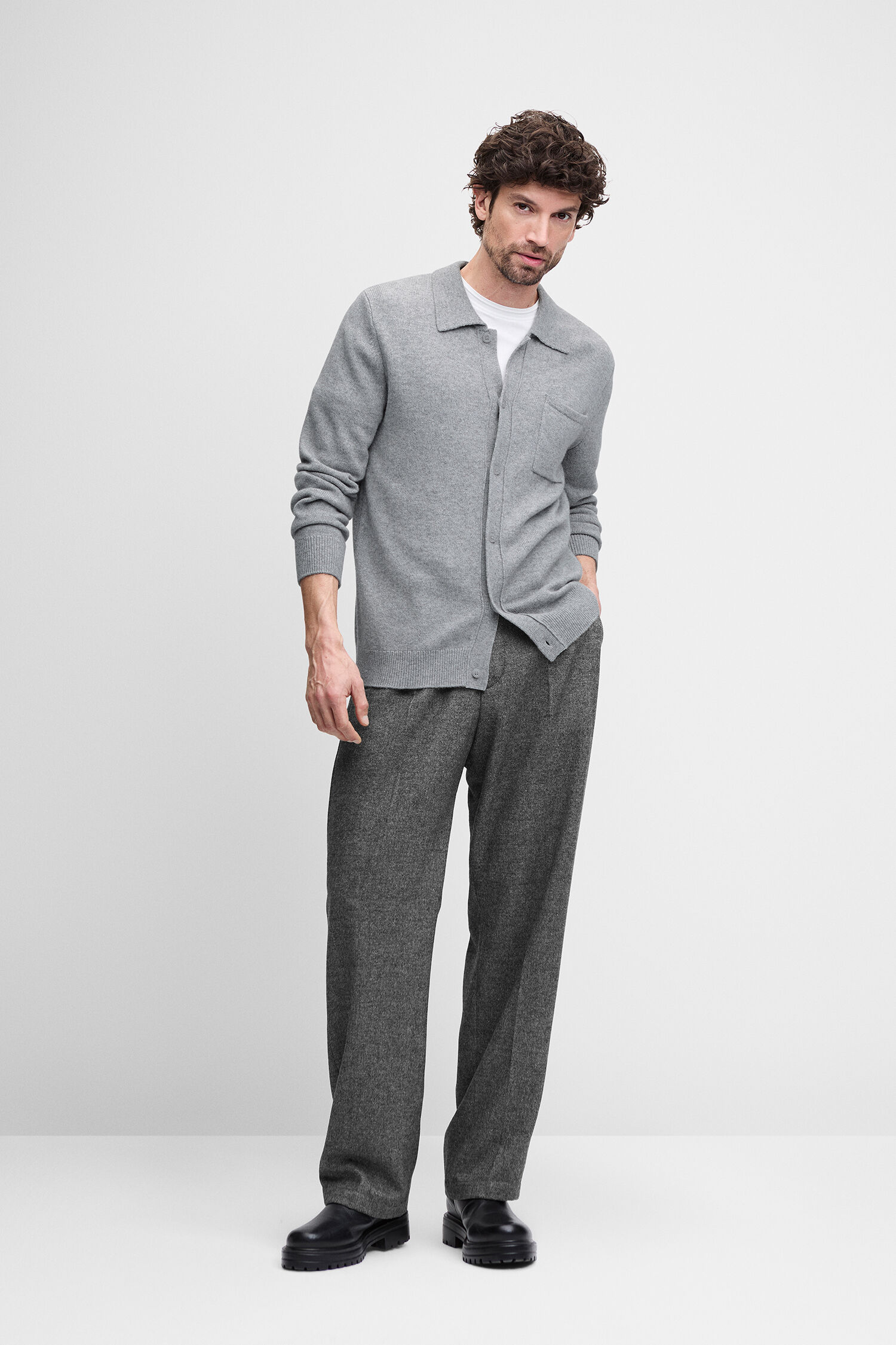 grau cardigan, knit cardigan, langarmhemd, hemdbund, lässige hose