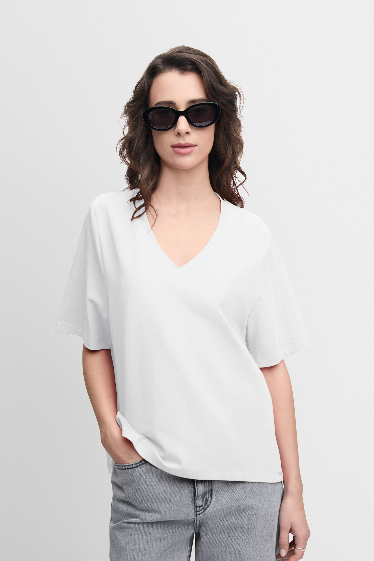Bluse, T-shirt, Sonnenbrille, Person, Frau