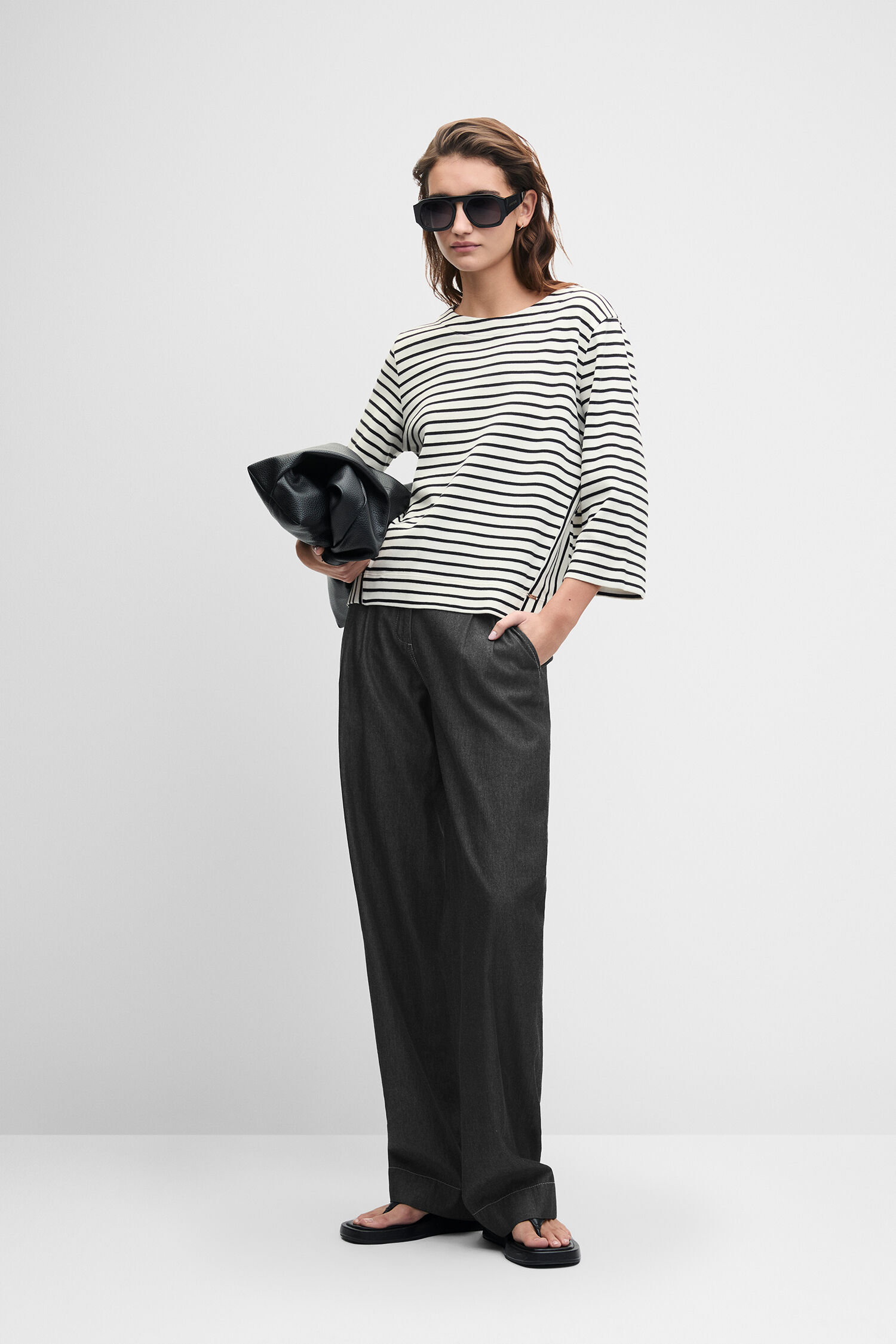 Gestreiftes Oberteil, Longsleeve, Rundhalsausschnitt, Weite Hose, Sonnenbrille