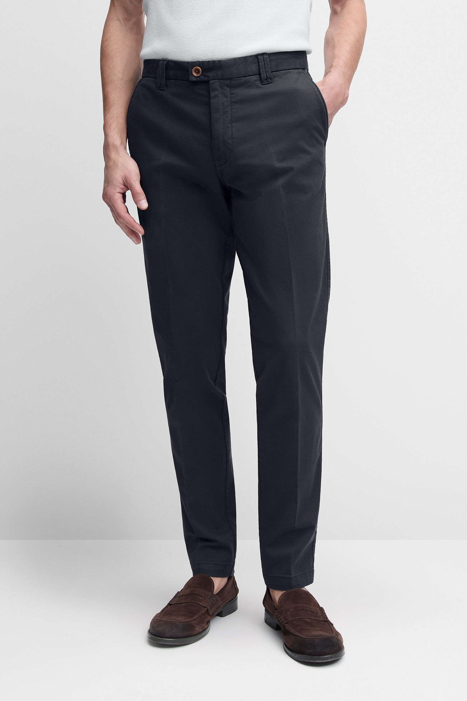 Hosen, Erwachsener, Männlich, Mann, Person, Bekleidung, Hosen, Jeans, Schuhwerk, Schuh