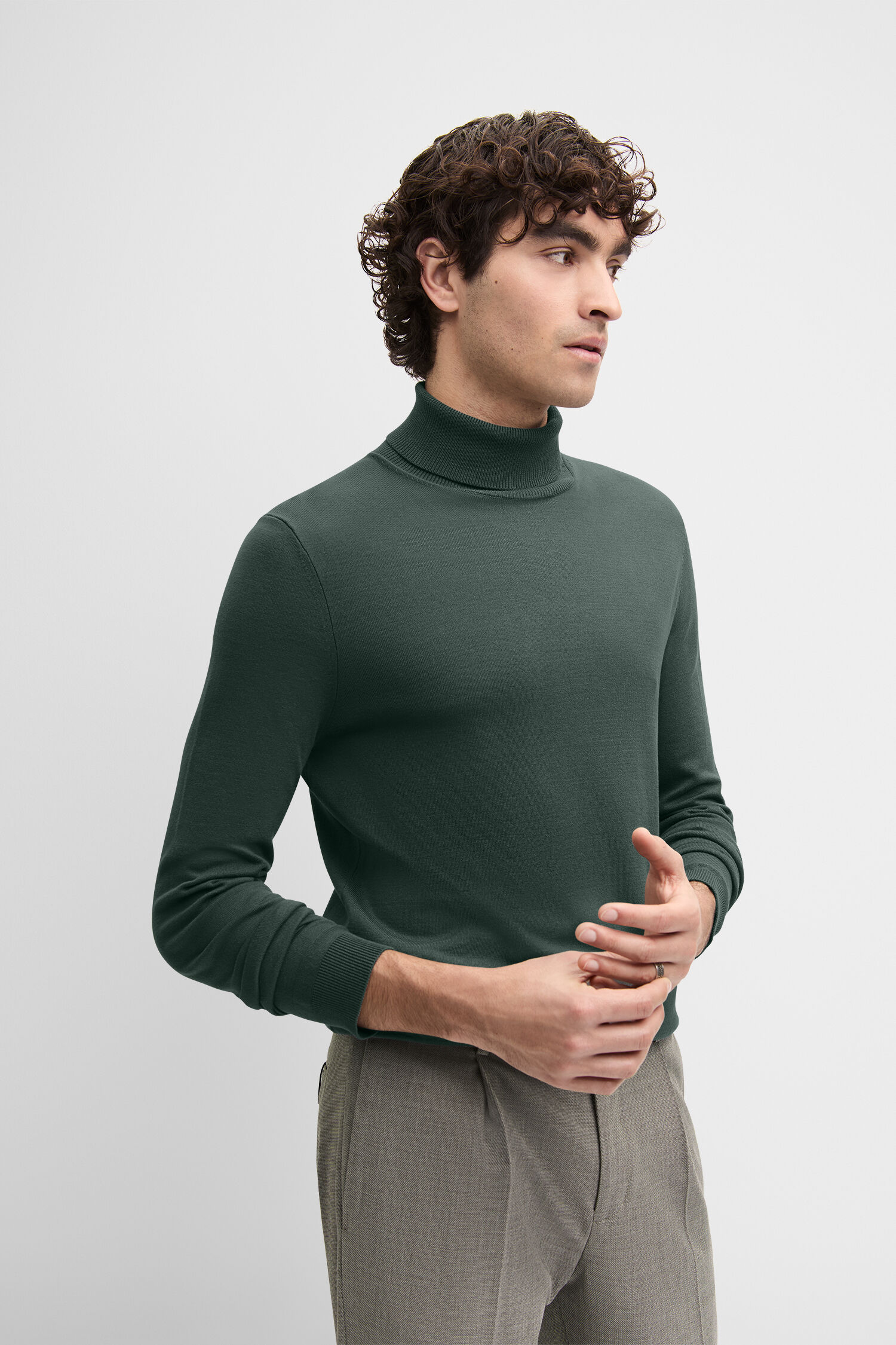 Bekleidung, Langarm, Ärmel, Person, Pullover - grün